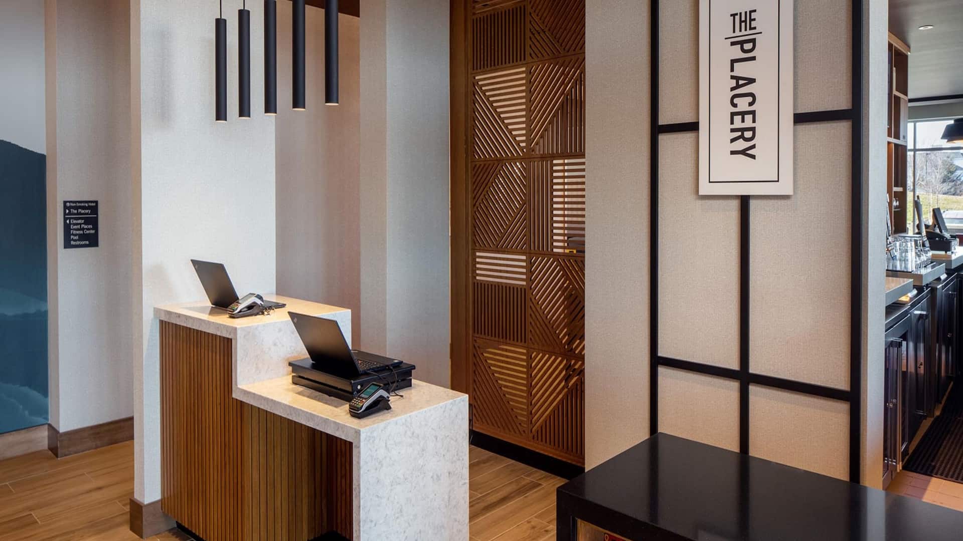 Hyatt Place Harrisonburg Front Desk