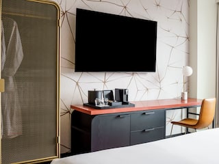 Hyatt Centric Buckhead Atlanta Guestroom Work Station