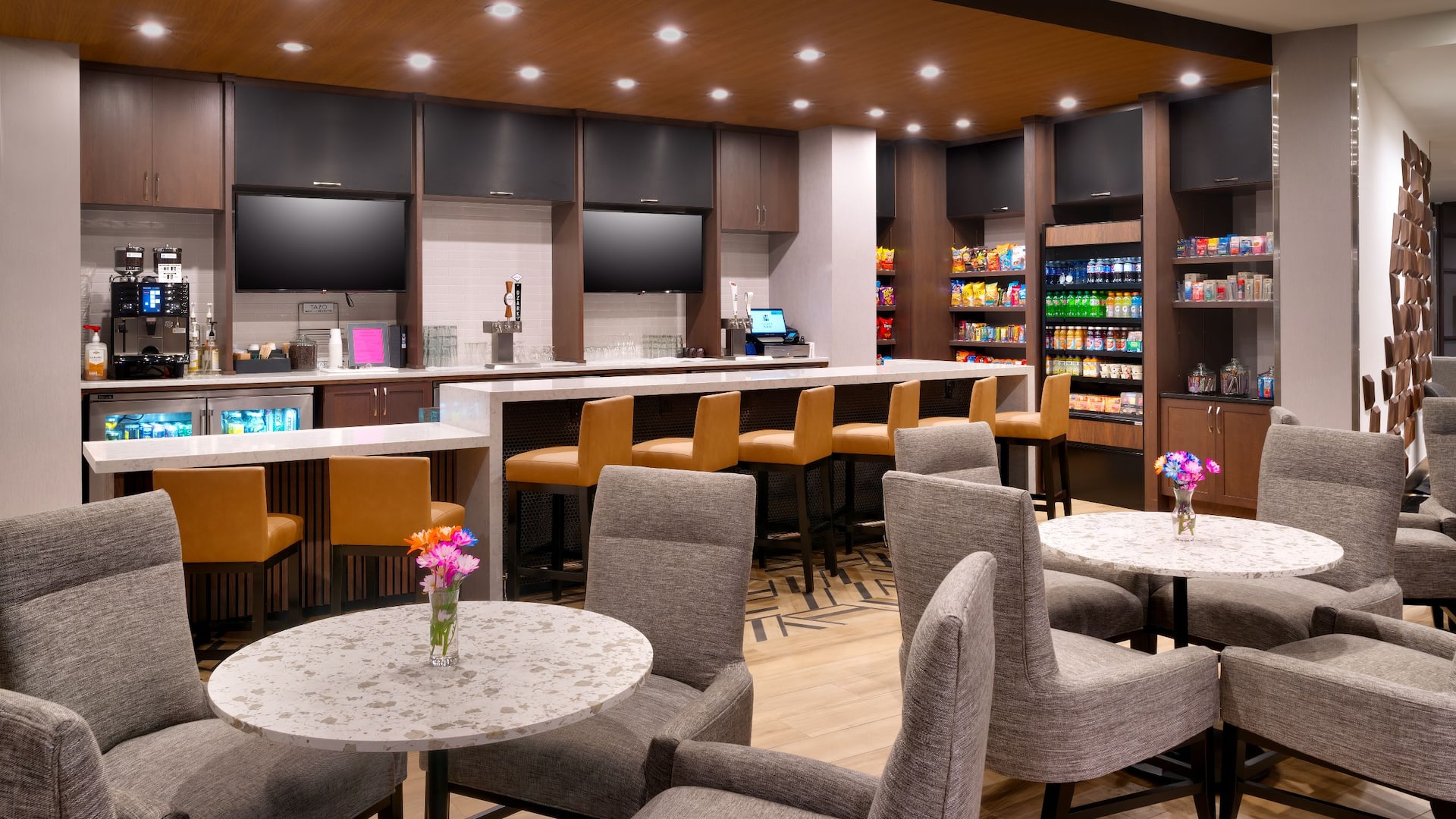 Hyatt Place Fayetteville / Springdale Bar Seating Overview