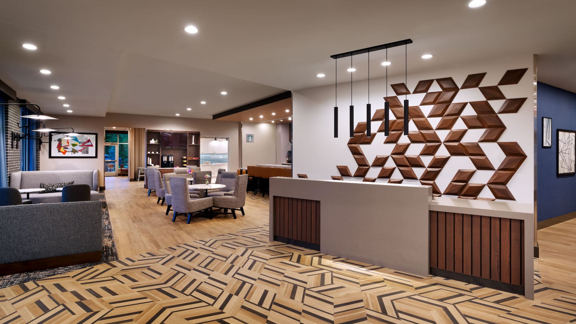 Hyatt Place Fayetteville / Springdale Front Desk Lounge Seating