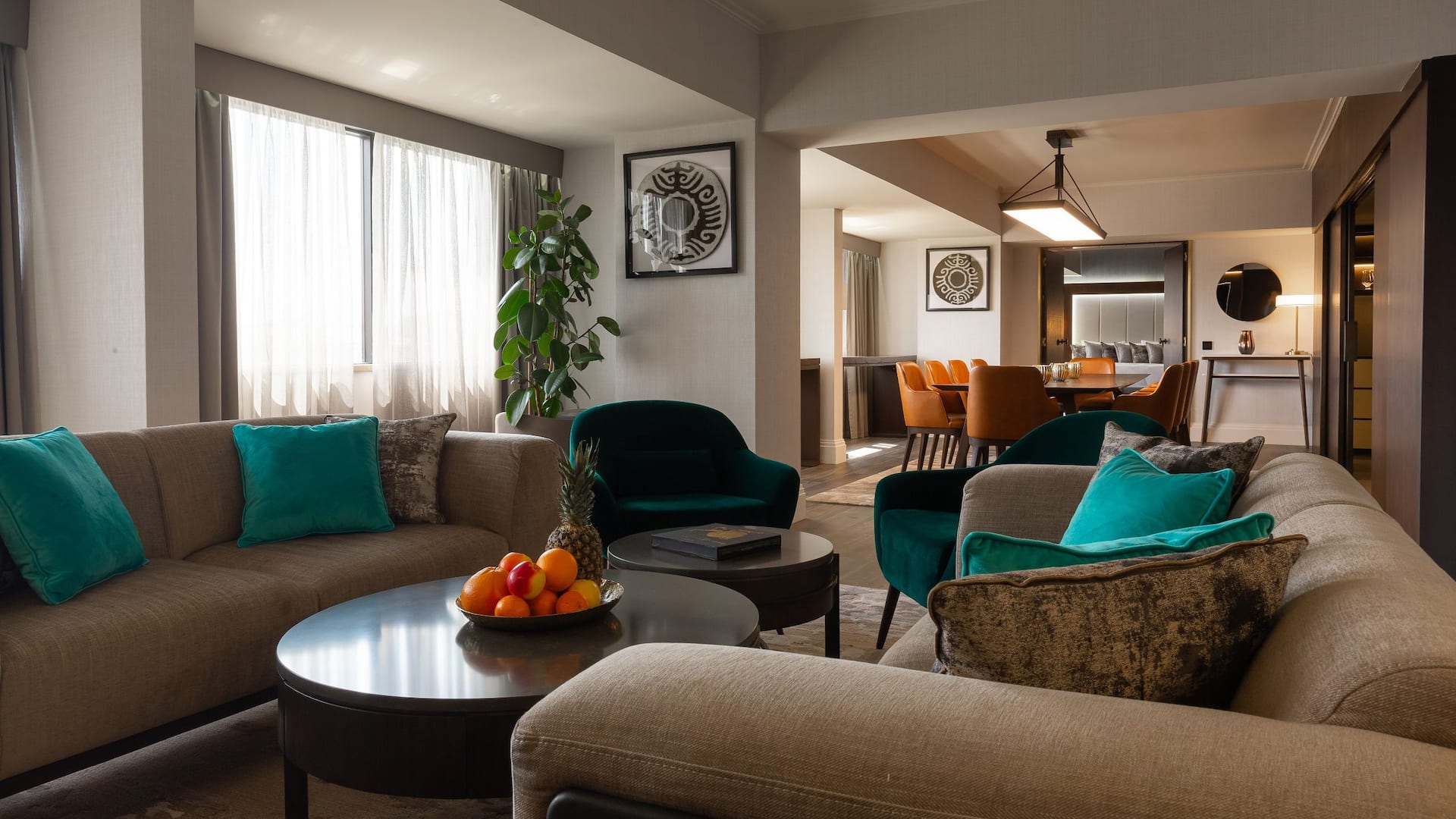presidential suite sitting room