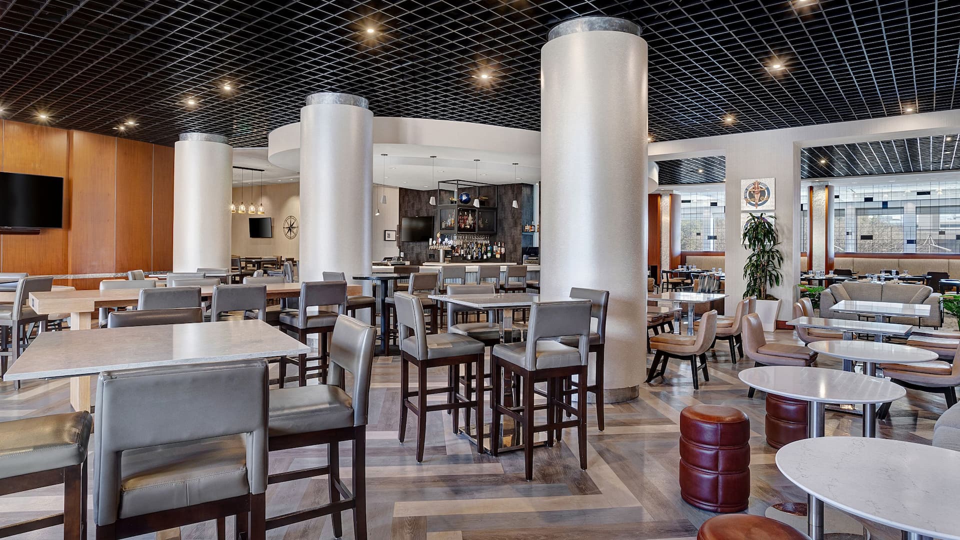Hyatt Regency DFW International Airport Aces Main Dining Area