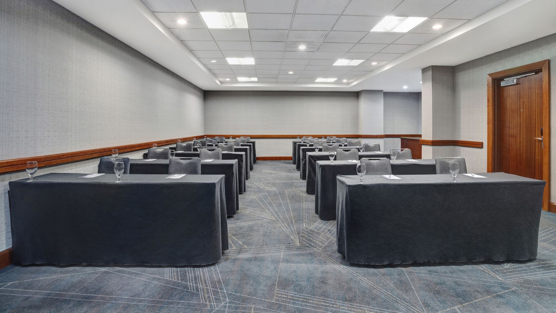 1 of 1 Hyatt Regency DFW International Airport Wildcatters School Room Table Setup