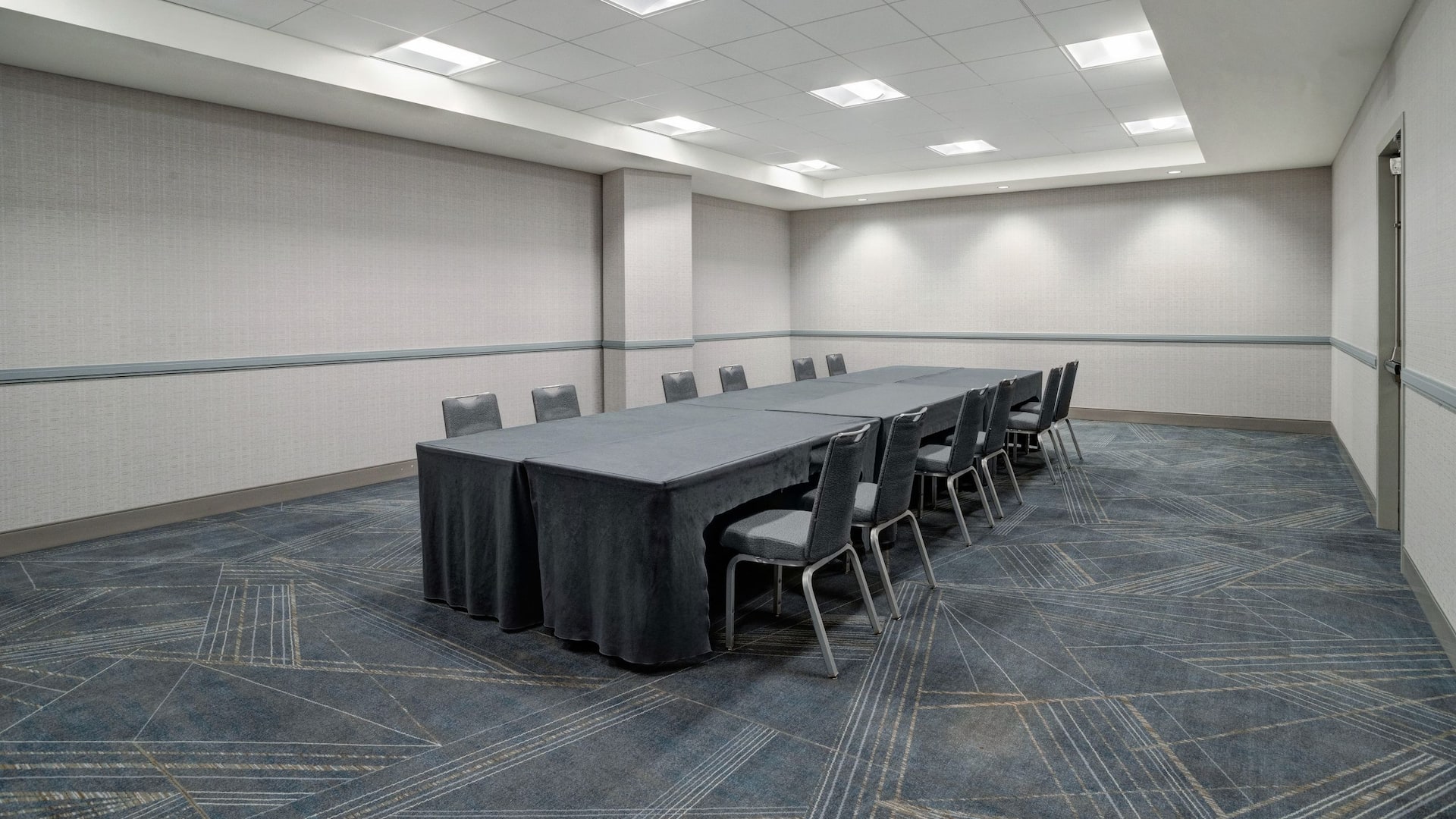 Hyatt Regency DFW International Airport Austin Meeting Room Side View