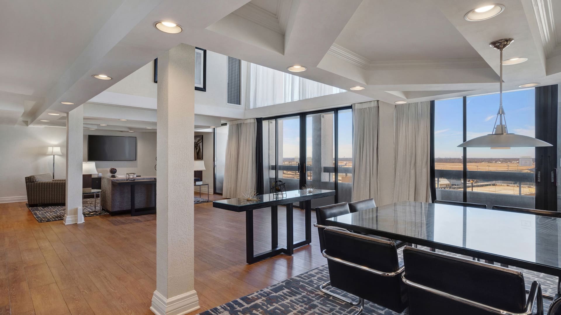 Hyatt Regency DFW International Airport Presidential Living Dining Rooms