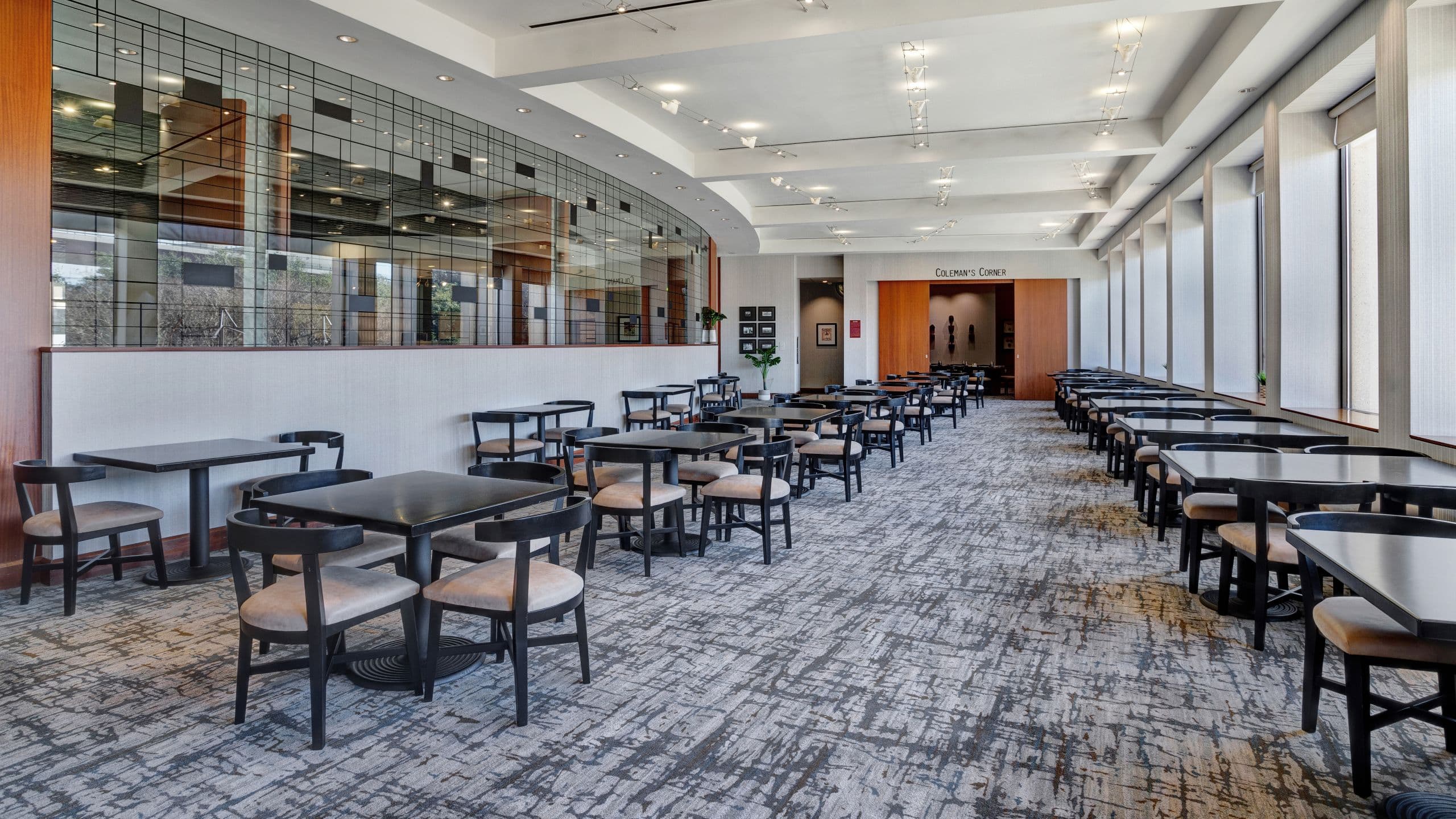 Hyatt Regency DFW International Airport Stinson Dining Tables