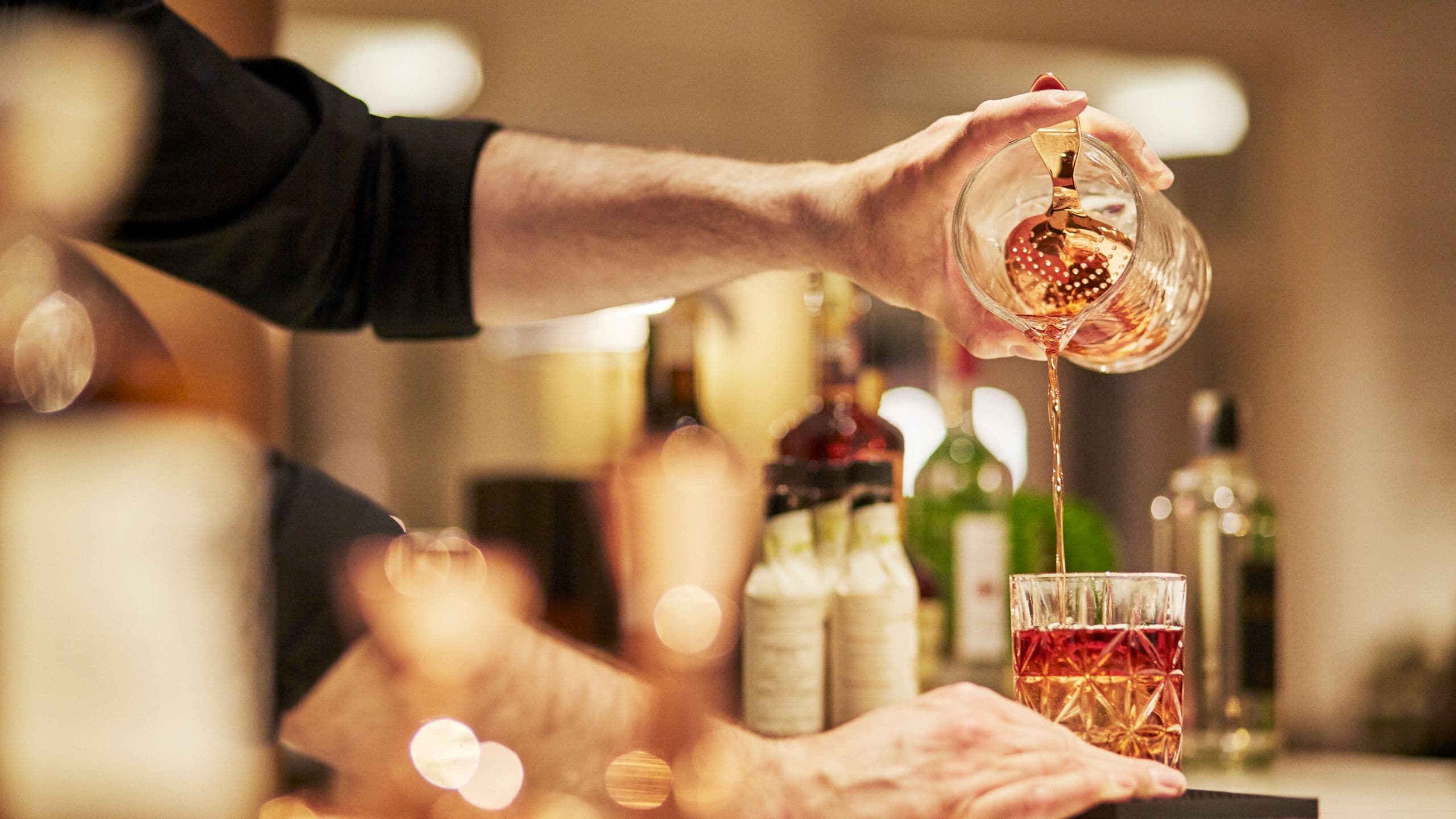 Andaz Prague Bar Mez Cocktail Pouring