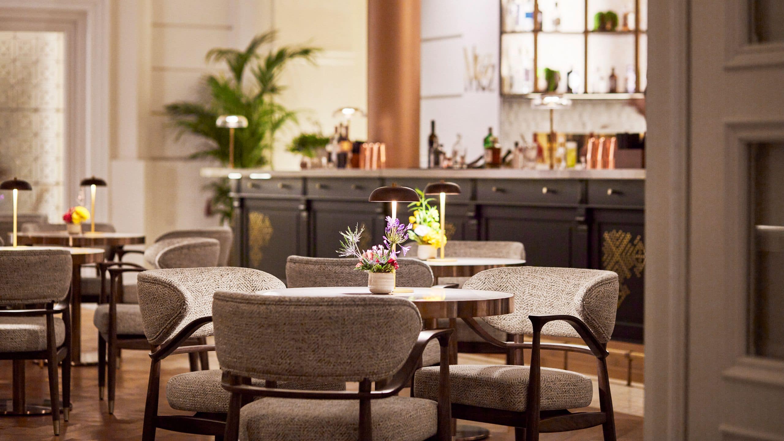 Andaz Prague Bar Mez Dining Tables Detai