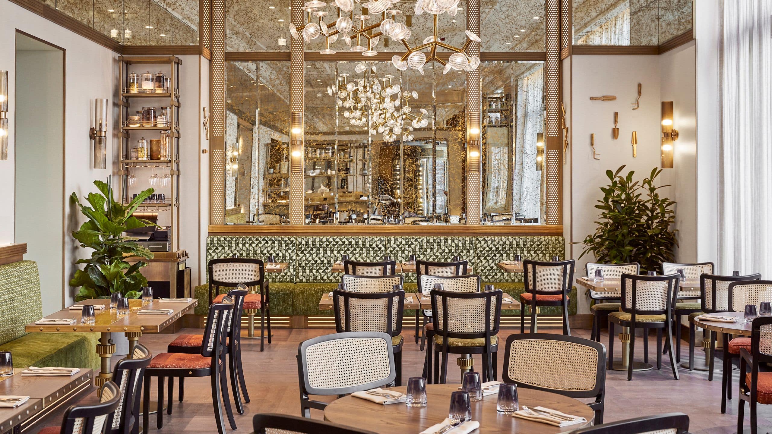 Andaz Prague Zem Dining Area Tables