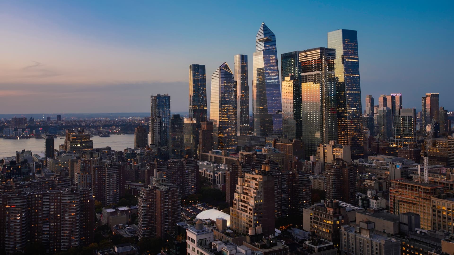 Hyatt Place New York / Chelsea Hudson Yards Dusk View