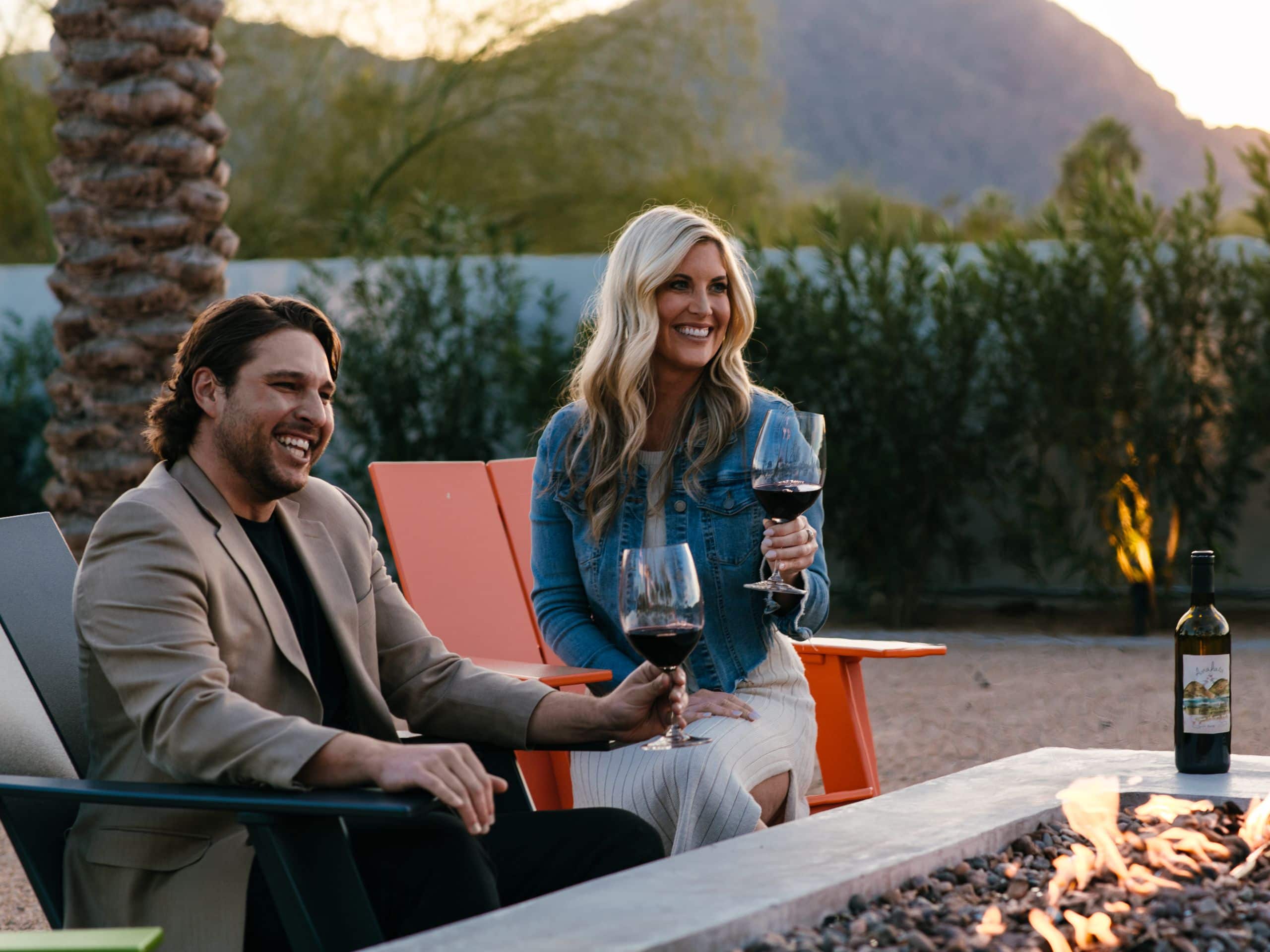 Andaz Scottsdale Resort & Bungalows Couple Drinking Wine