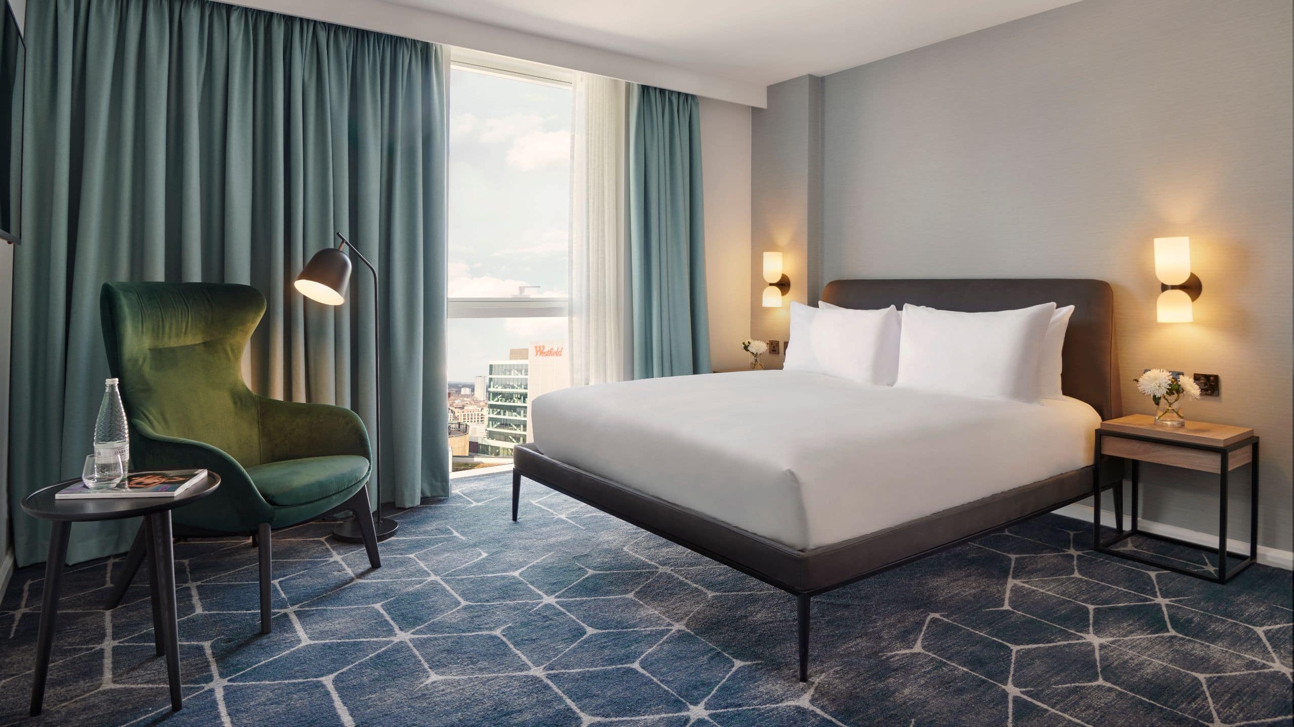 Hyatt House London Stratford Guestroom Bed Armchair