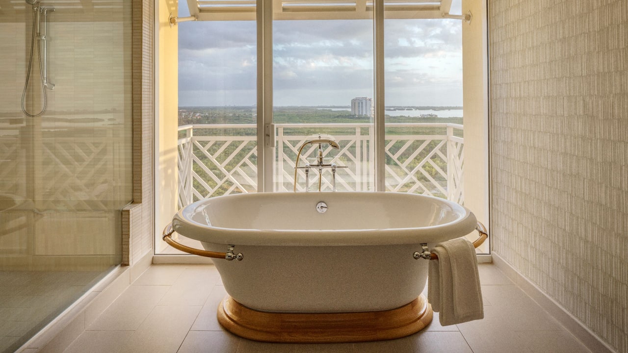 Regency Suite bathroom with bathtub and bay view