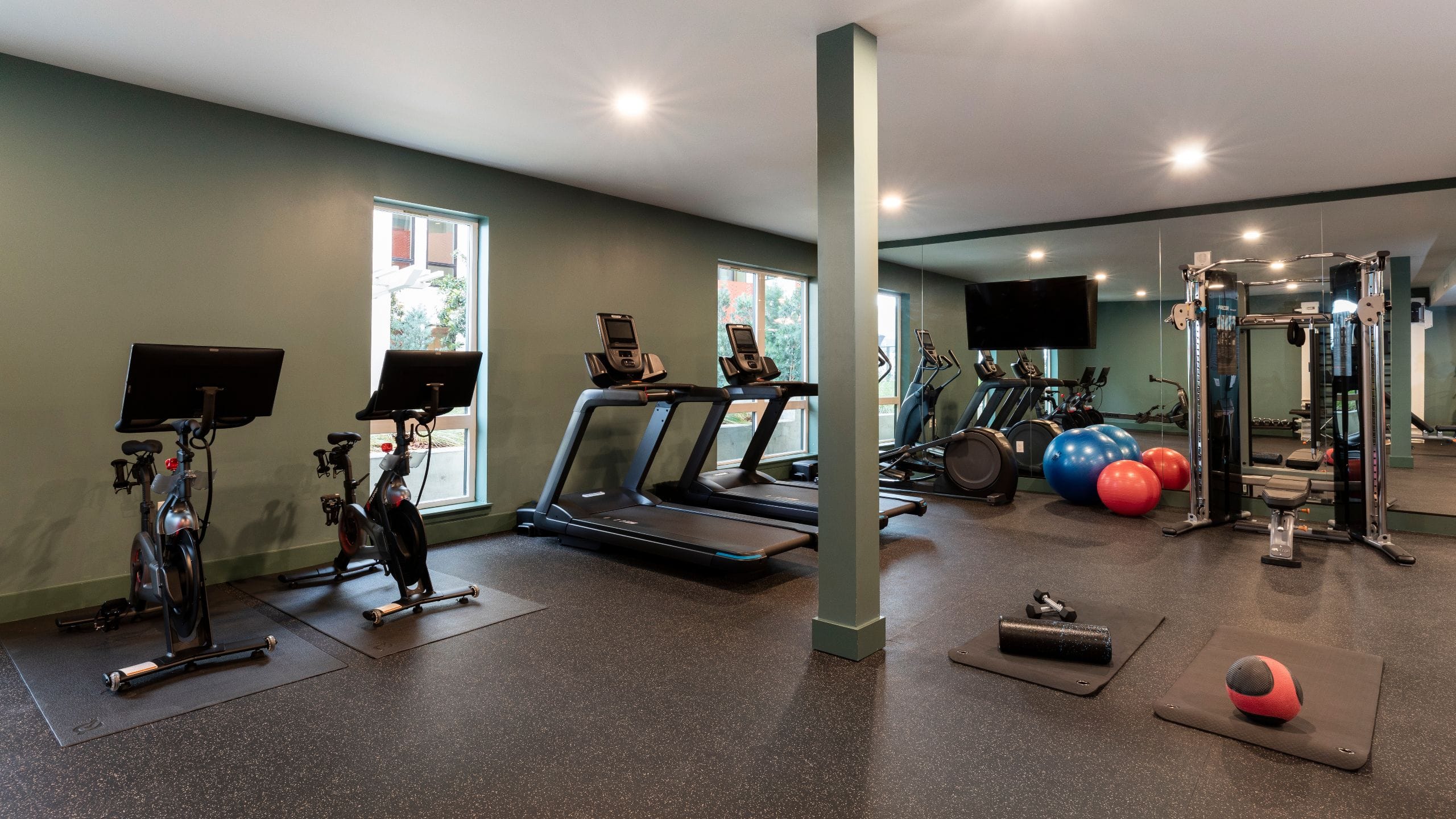 Kissel Uptown Oakland Fitness Center Right View