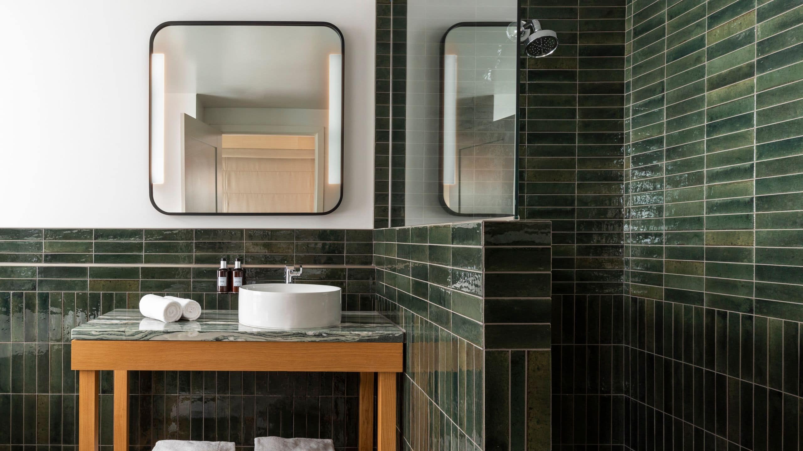 4 of 5 Kissel Uptown Oakland Suite Bathroom Shower