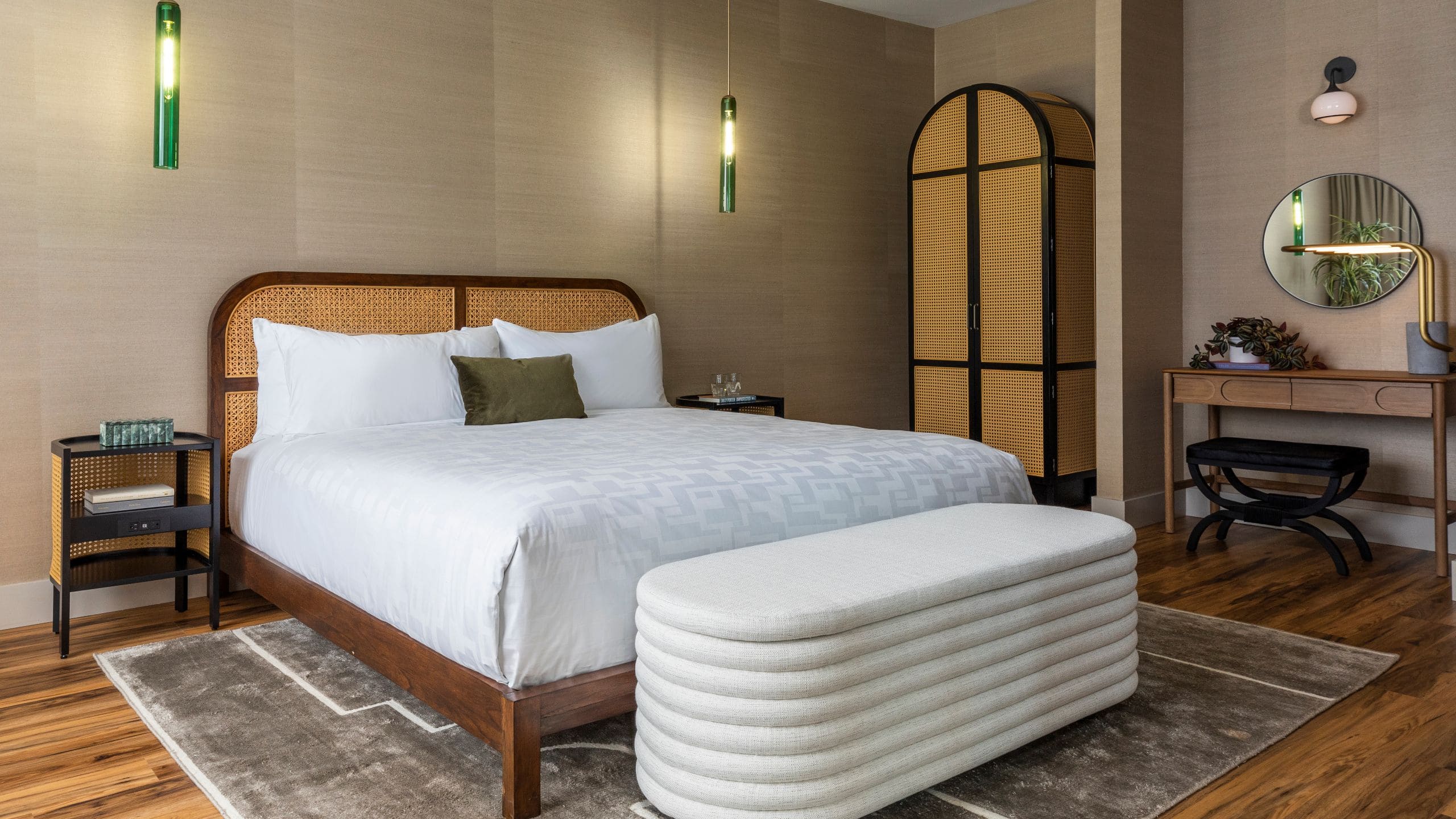 Kissel Uptown Oakland Presidential Suite  Bedroom