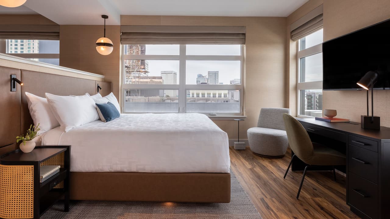 Signature Suite Bedroom City View