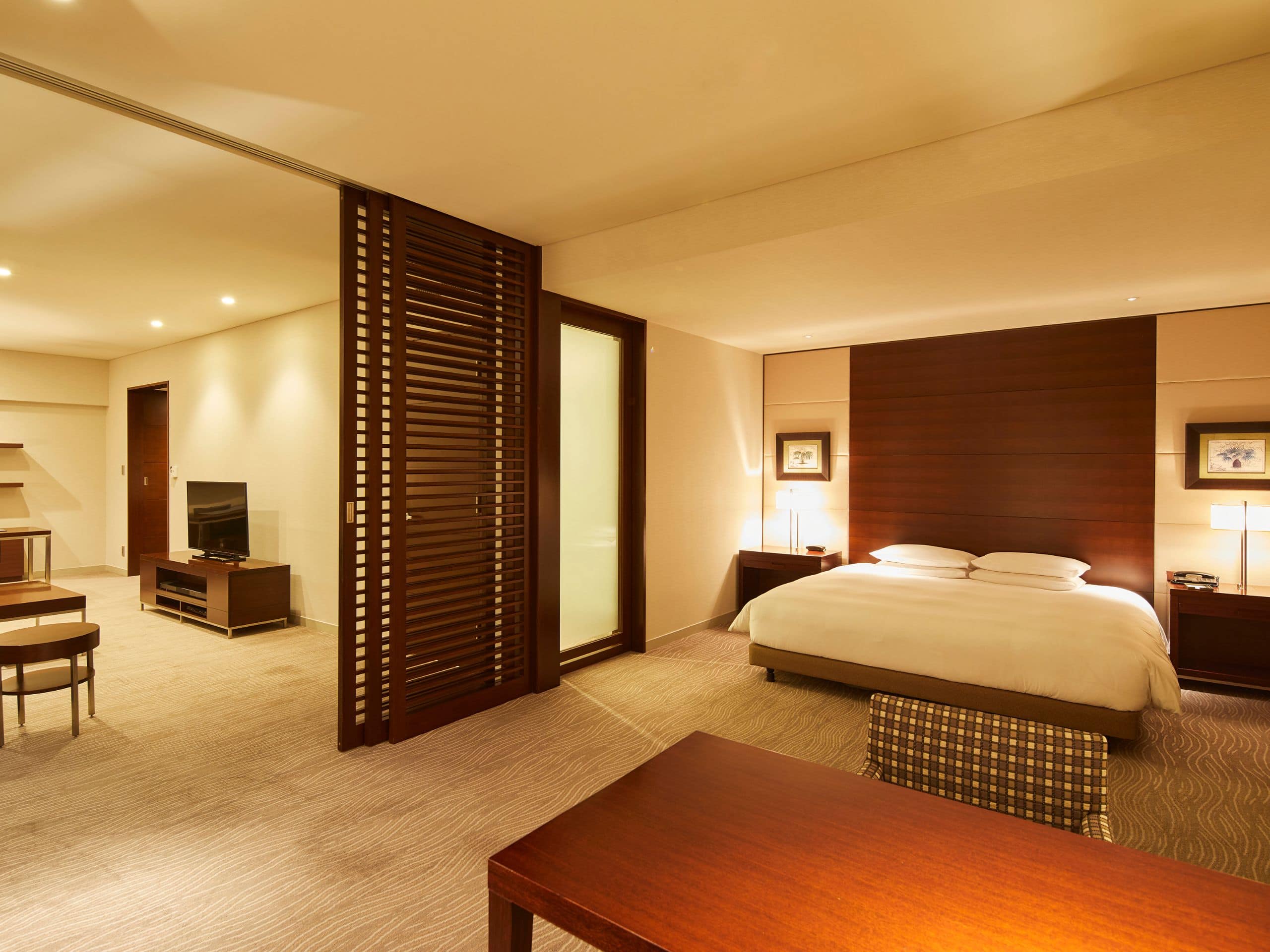 Luxury Hotel Rooms & Suites in Shinjuku Hyatt Regency Tokyo
