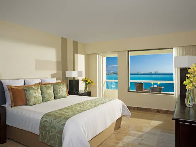 King Bed Deluxe Suite