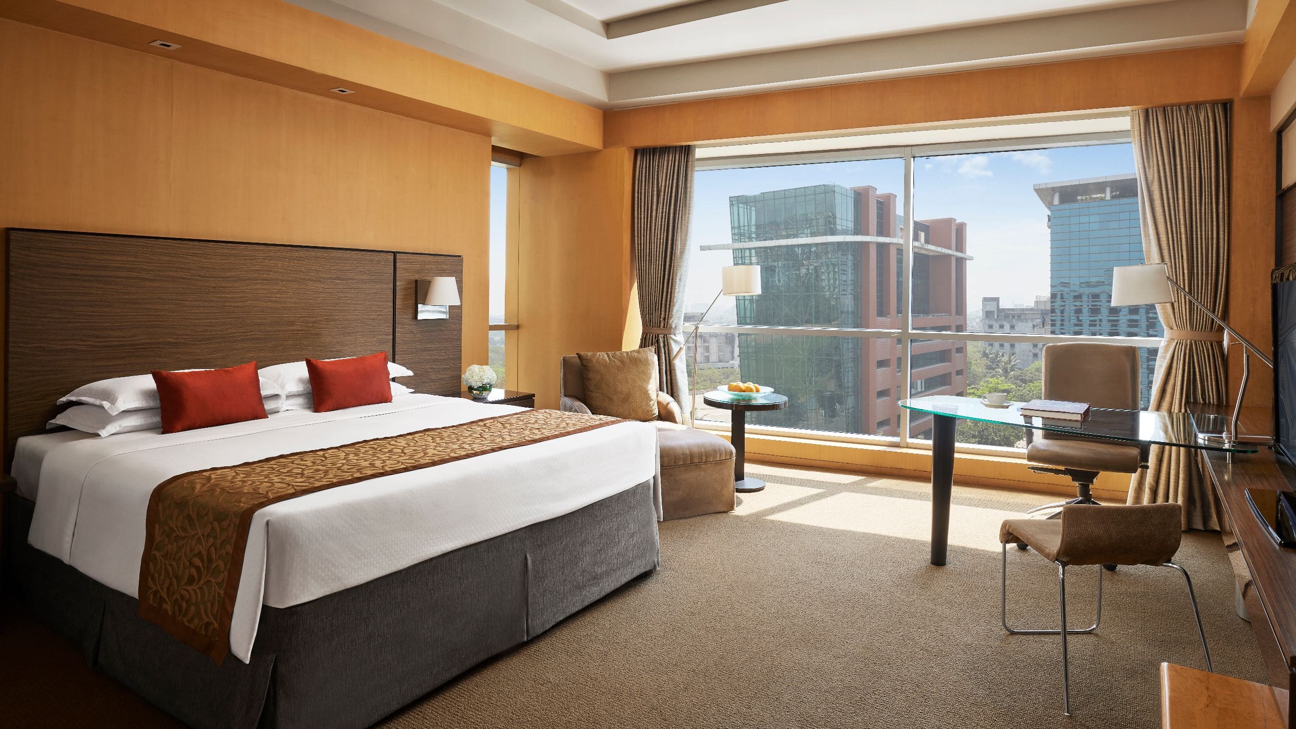 Grand Hyatt Mumbai Hotel & Residences King Bed Club Access City View