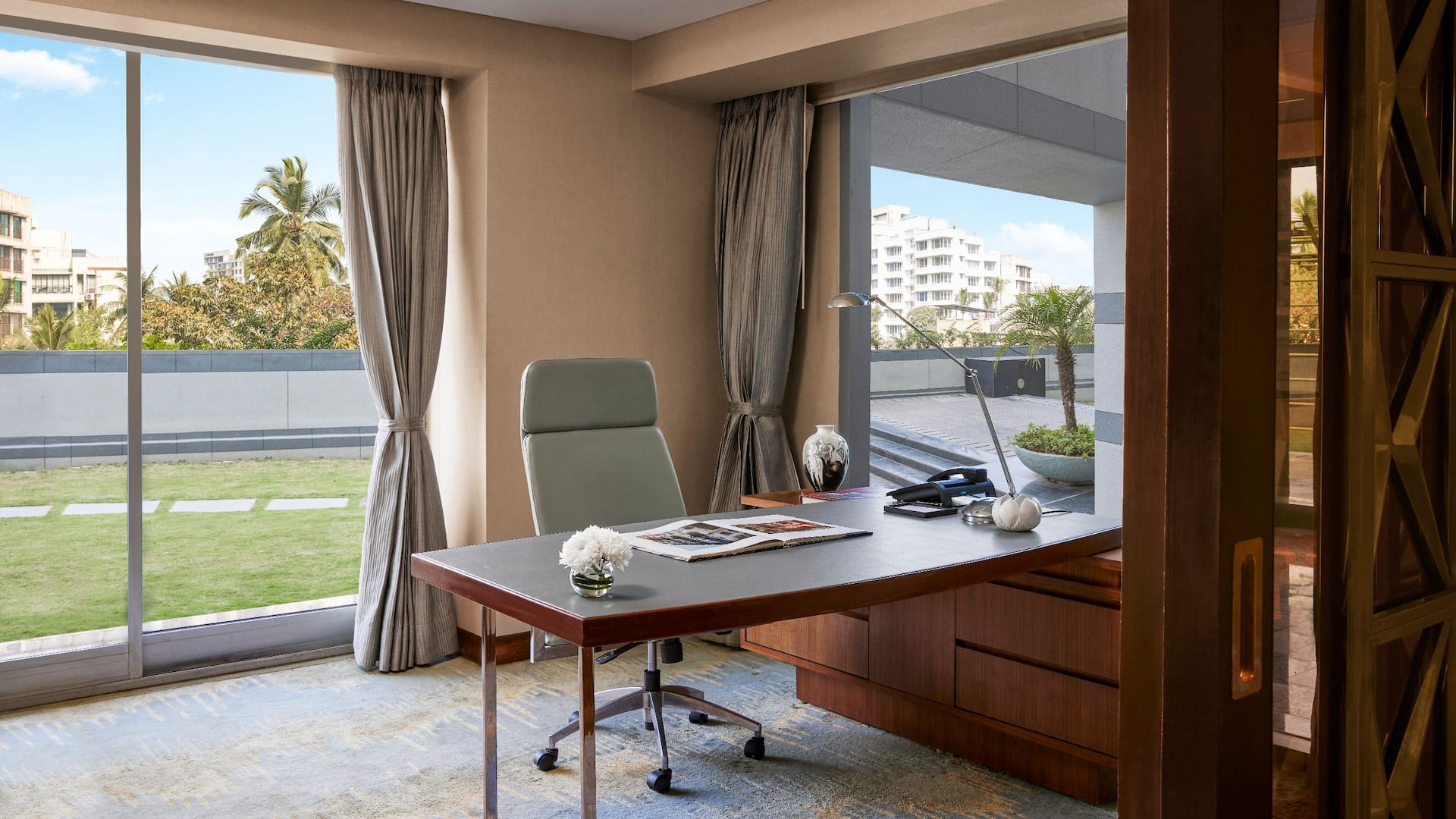 Grand Hyatt Mumbai Hotel & Residences Presidential Suite Study Room