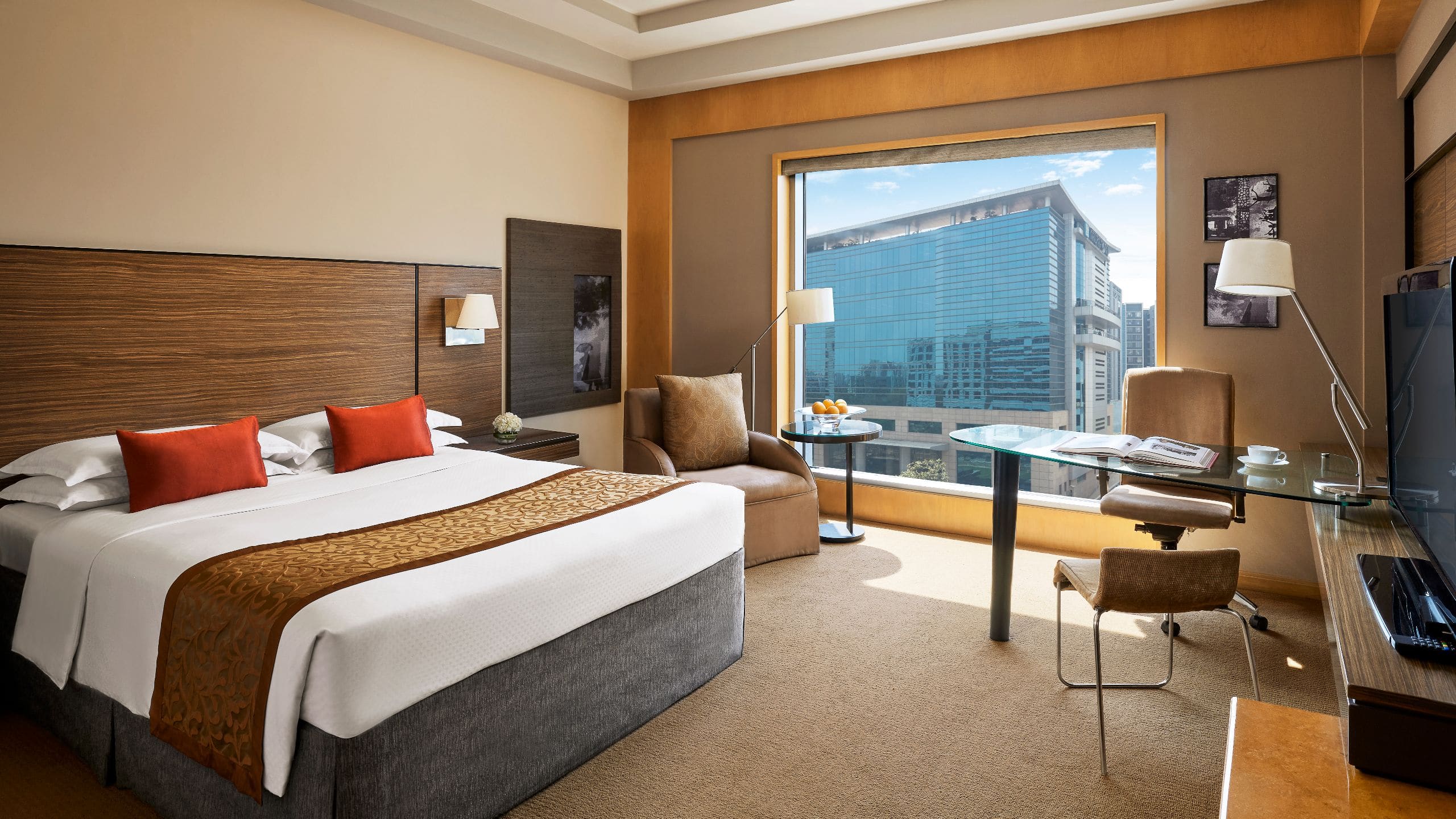 Grand Hyatt Mumbai Hotel & Residences Queen Bed Club Access City View