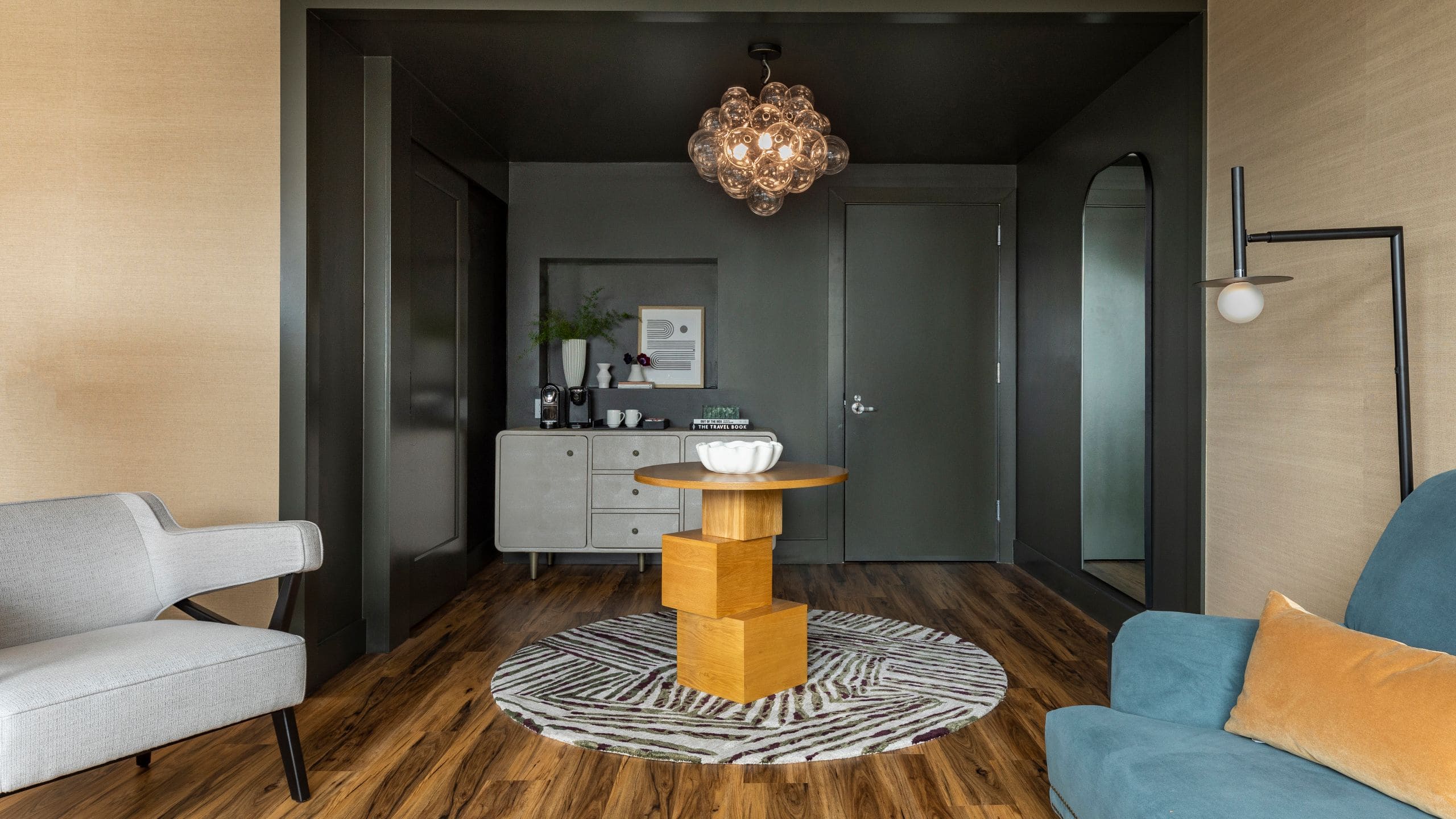 Kissel Uptown Oakland Signature Suite Entry Area