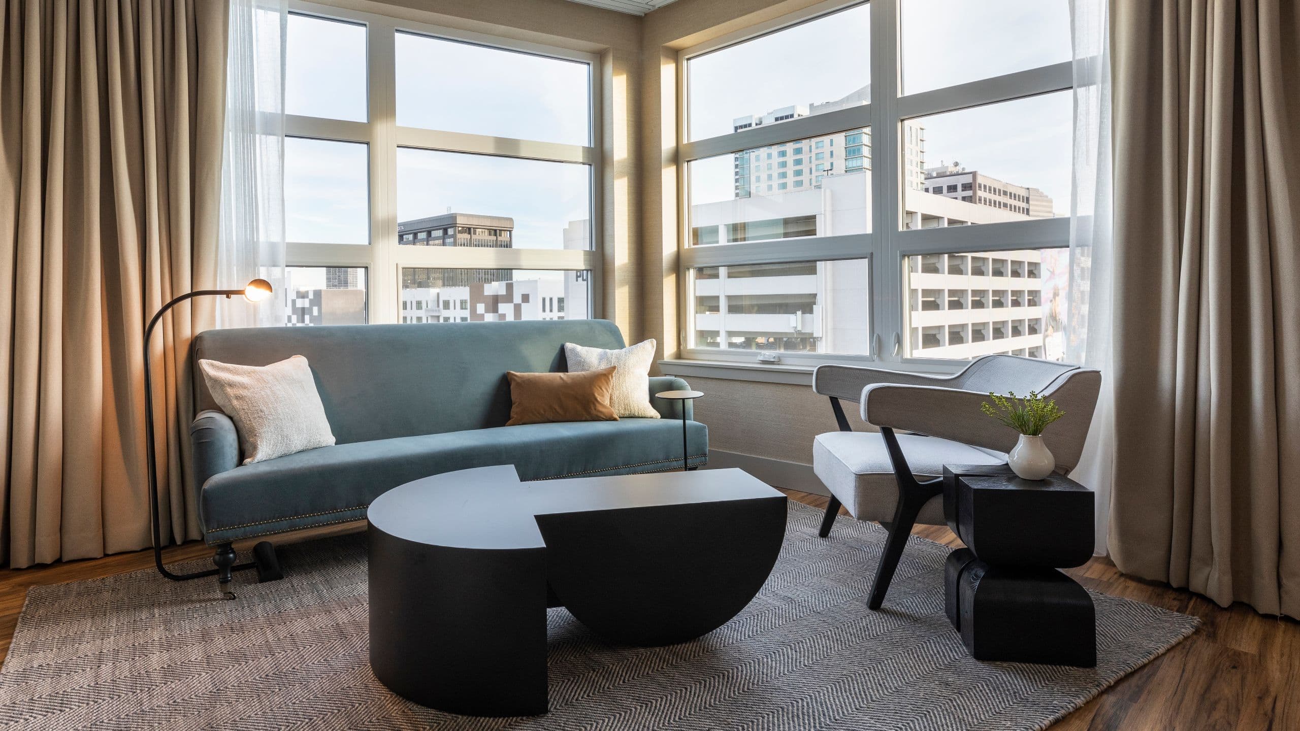 Kissel Uptown Oakland Broadway Suite Living Room City View