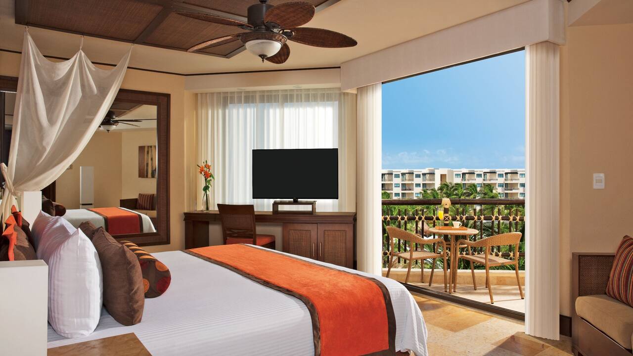 Premium Deluxe Tropical and Garden View King