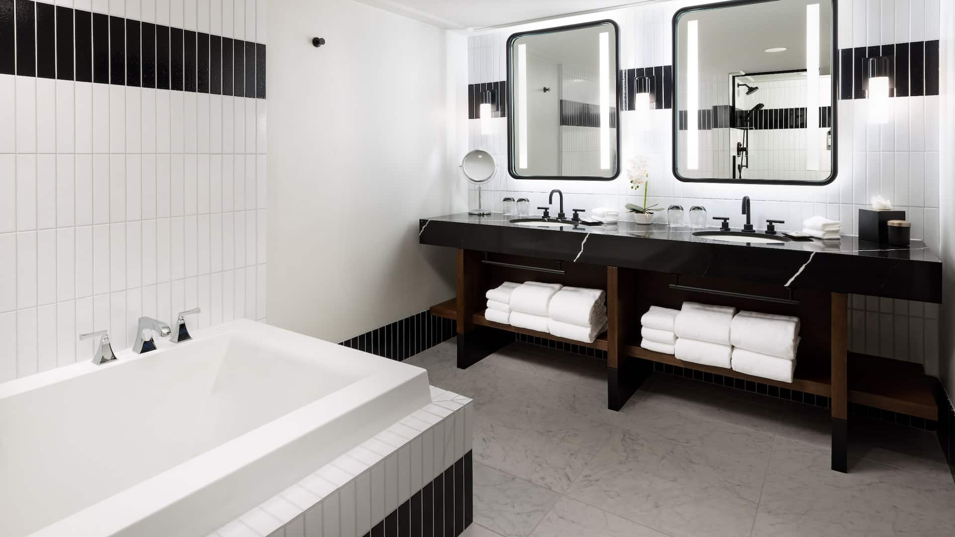 2 de 5 Hyatt Regency San Francisco Downtown SOMA Presidential Suite Bath
