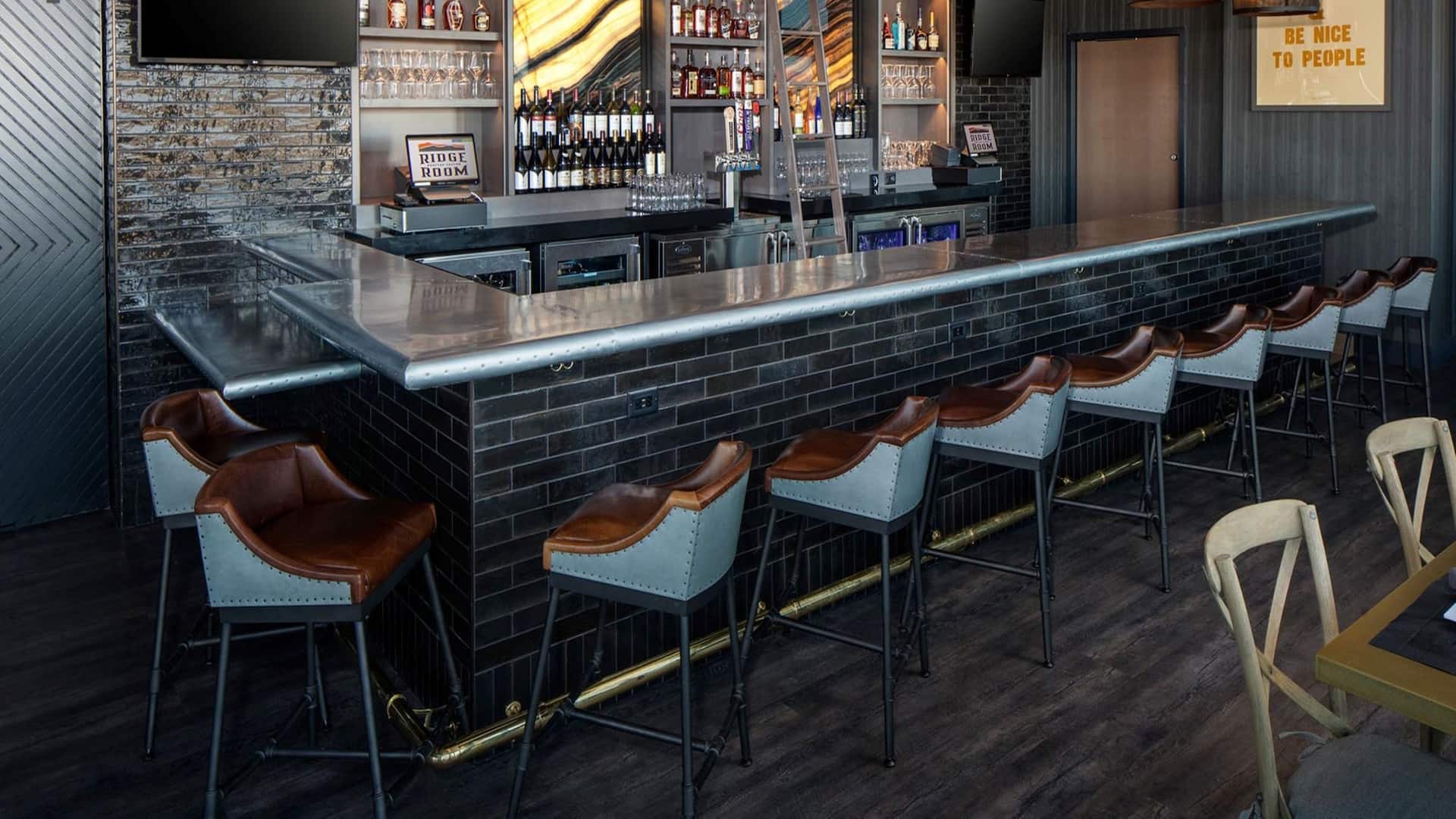 Hyatt Place Harrisonburg Ridge Room Bar