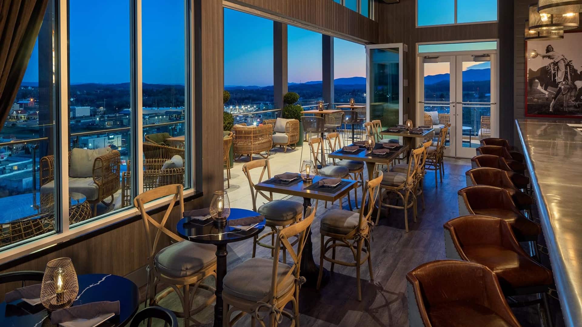 Hyatt Place Harrisonburg Ridge Room Bar Night