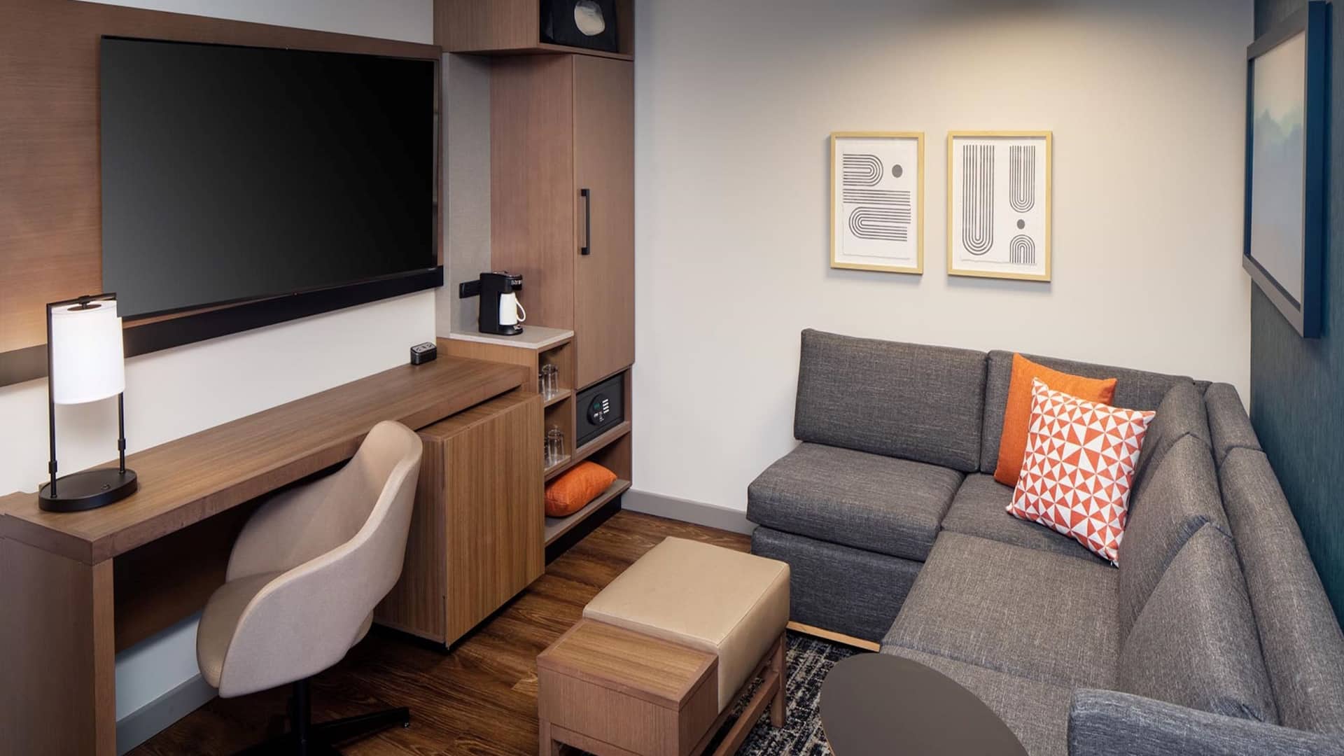 Hyatt Place Harrisonburg Ada Living Area Seating