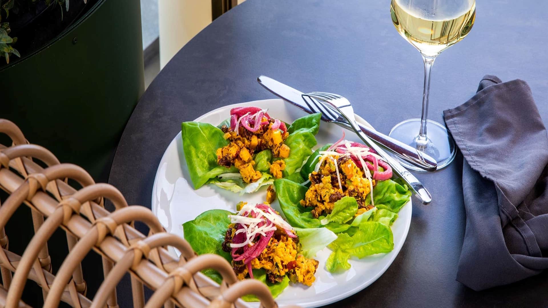 Hyatt Place Harrisonburg Ridge Room Lettuce Wraps Wine