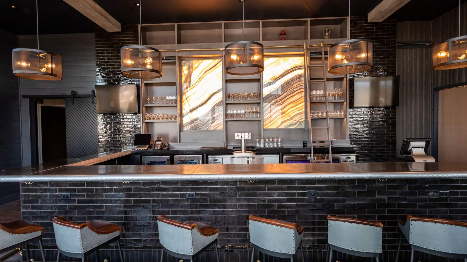 Hyatt Place Harrisonburg Ridge Room Bar Counter