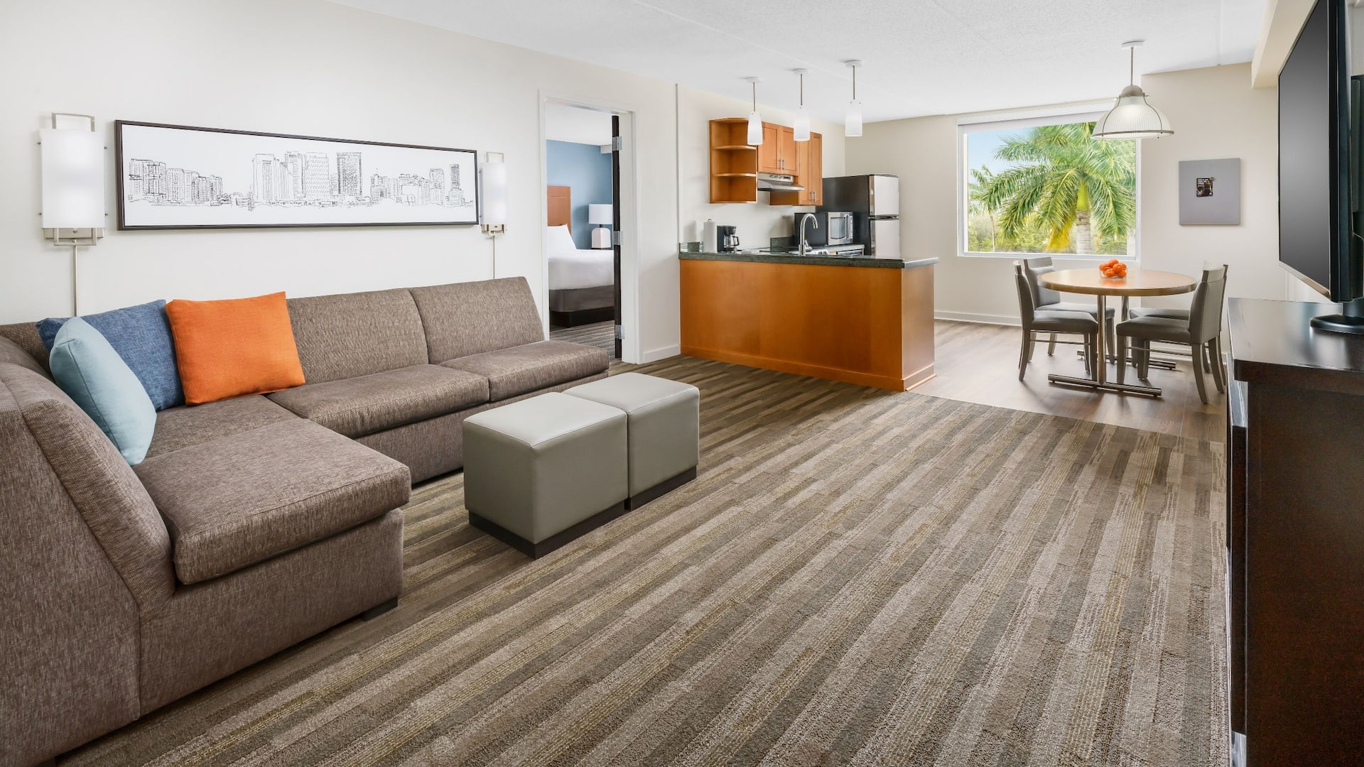 Hyatt House Fort Lauderdale Airport - South & Cruise Port Trio Suite Living Room