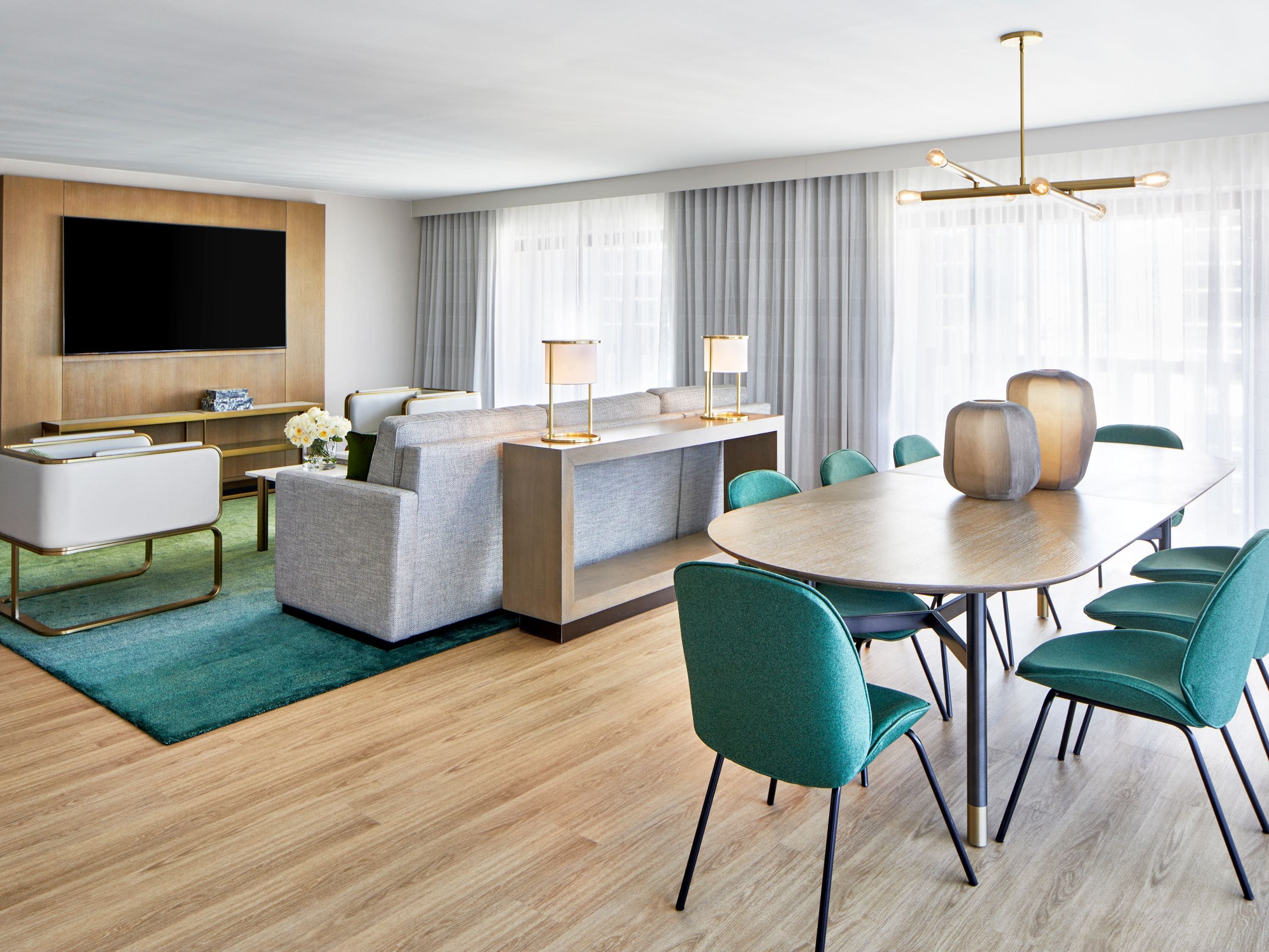 Deluxe Suite Dining Area