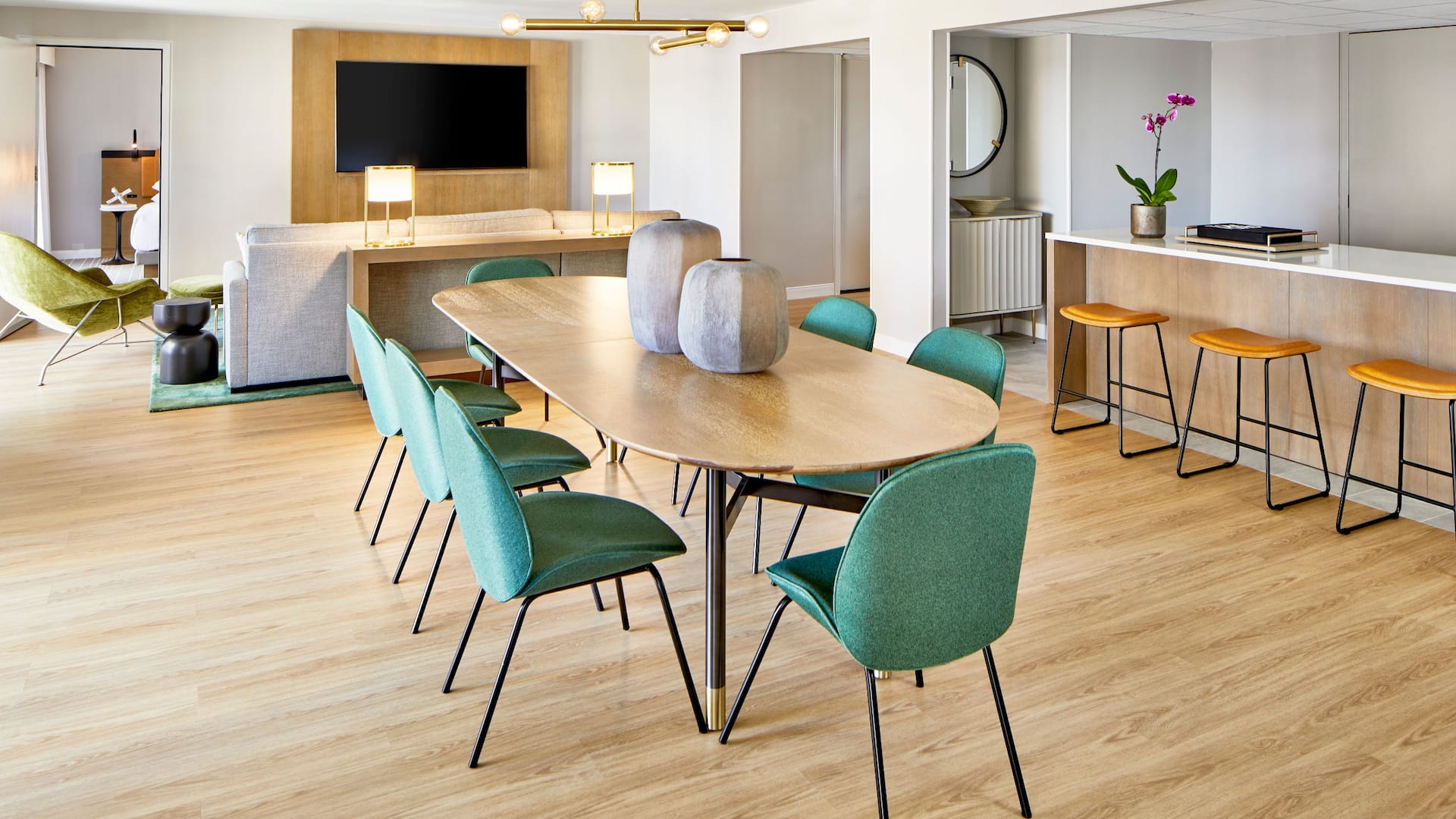 2 из 5 Hyatt Regency Atlanta Three Bay Suite Dining Table