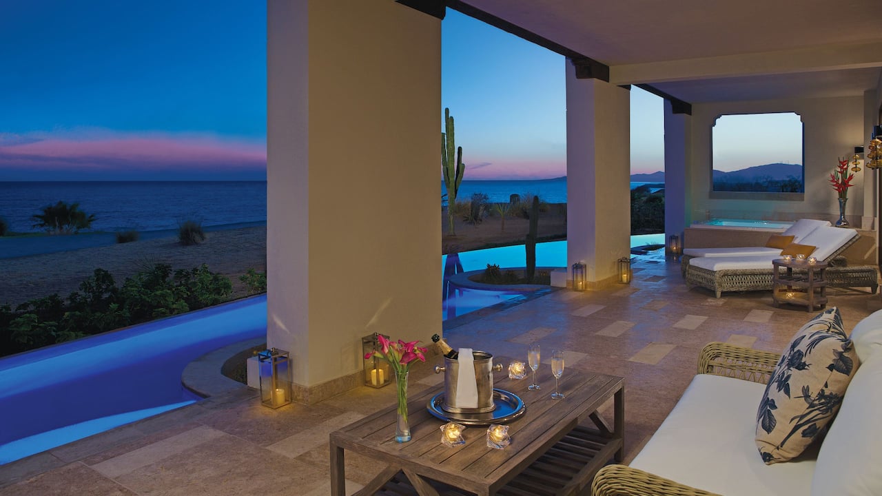 Preferred Club Lounge - Picture of Secrets Puerto Los Cabos Golf