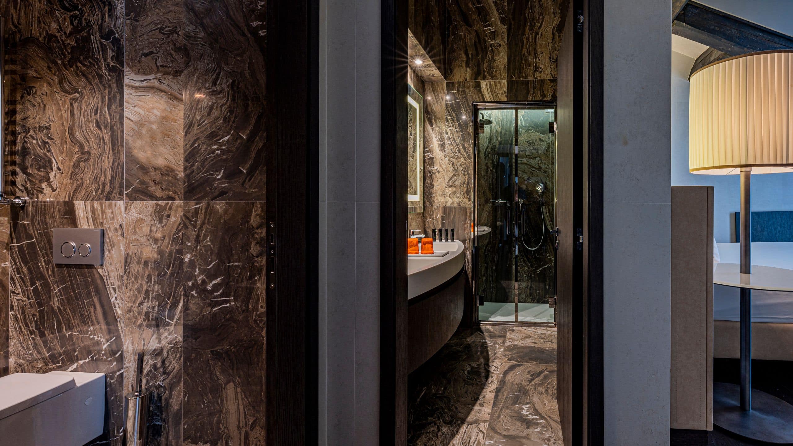 第 5，共 7 Hyatt Centric Murano Venice Riva Suite Bathroom Overview
