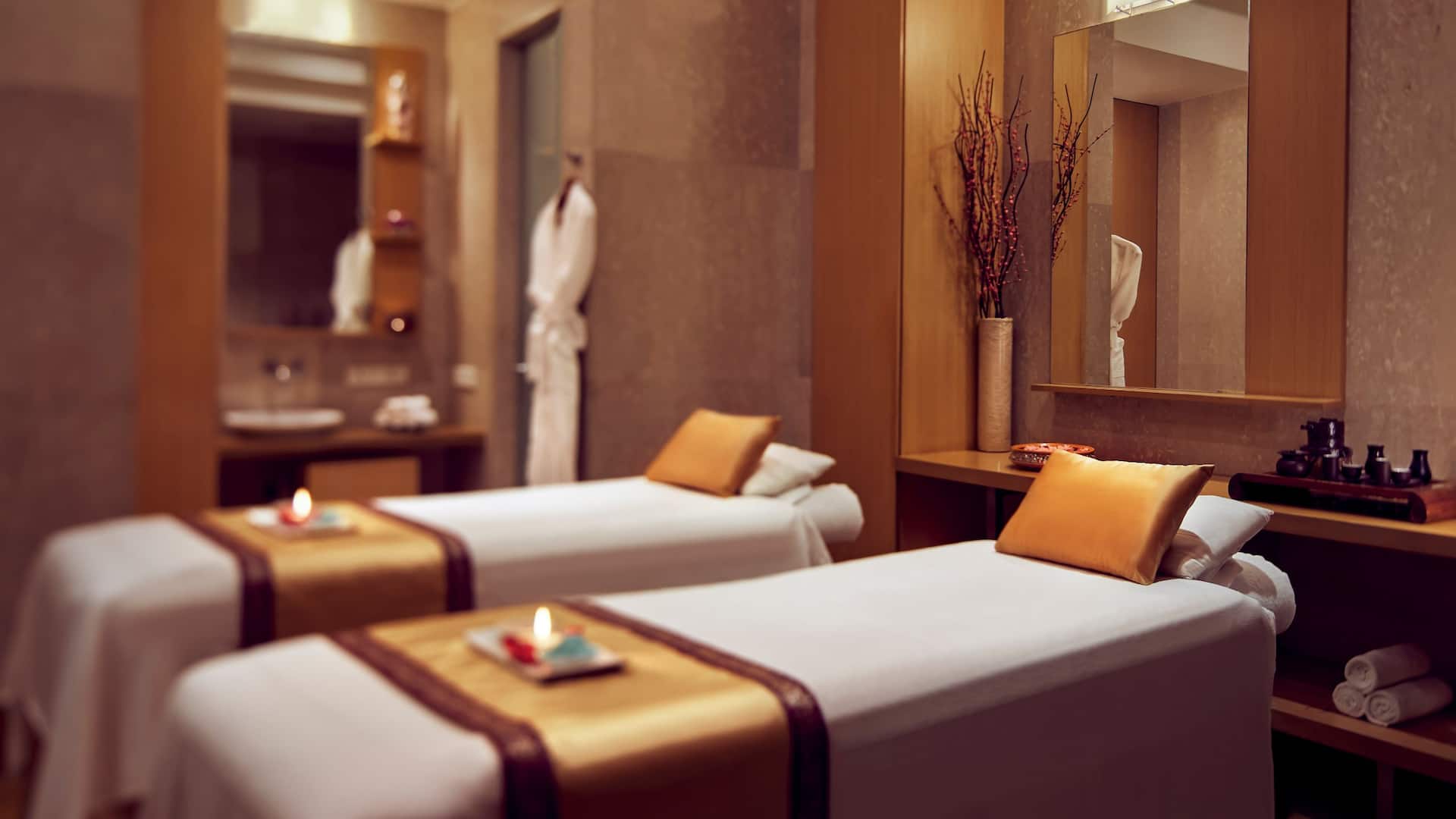 Grand Hyatt Mumbai Hotel & Residences Couple Spa Room
