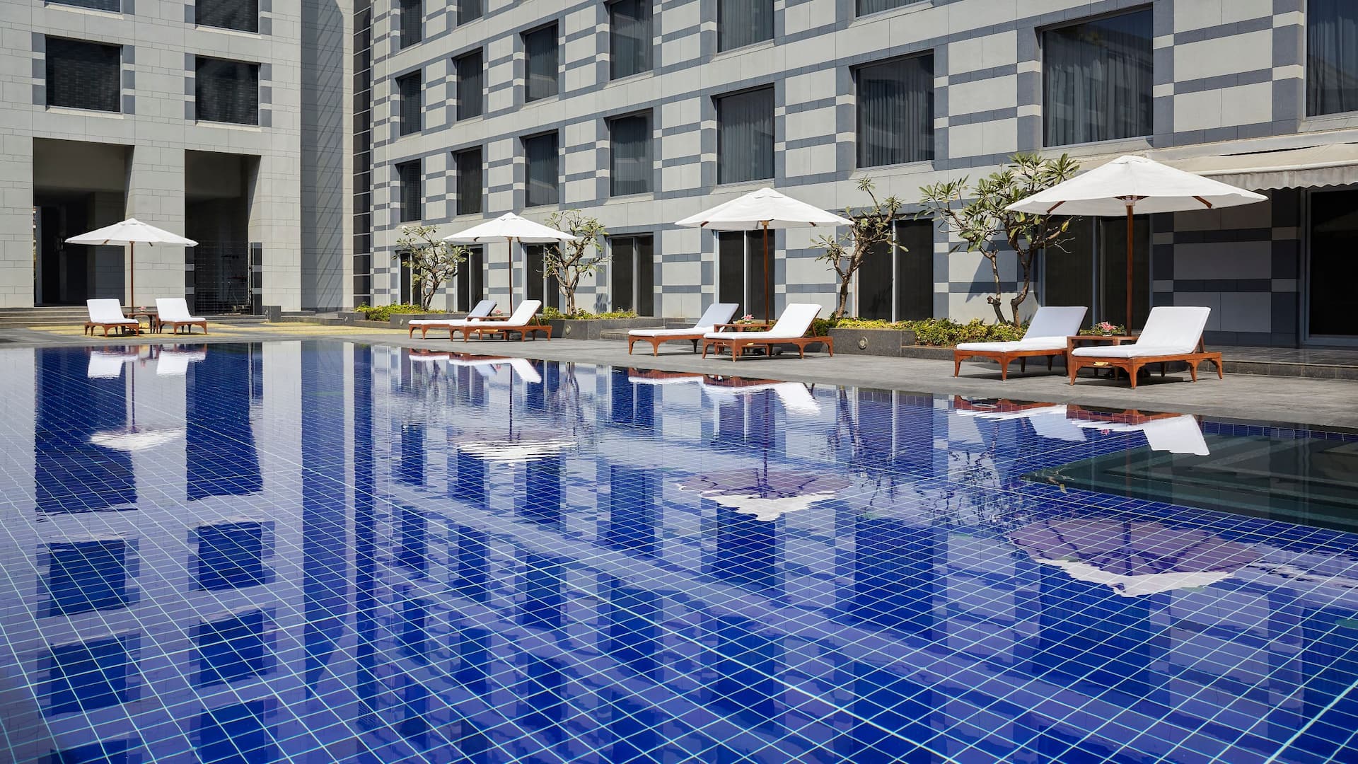 Grand Hyatt Mumbai Hotel & Residences Residence Pool