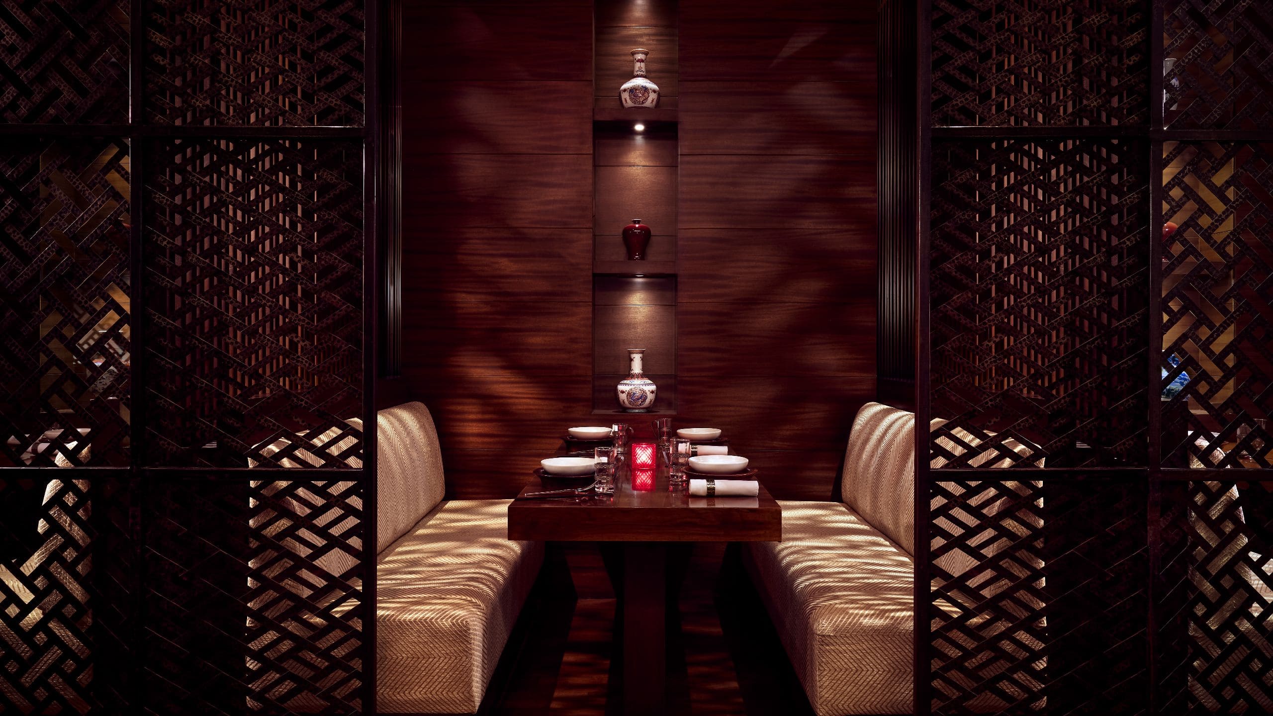 Grand Hyatt Mumbai Hotel & Residences China House Booth