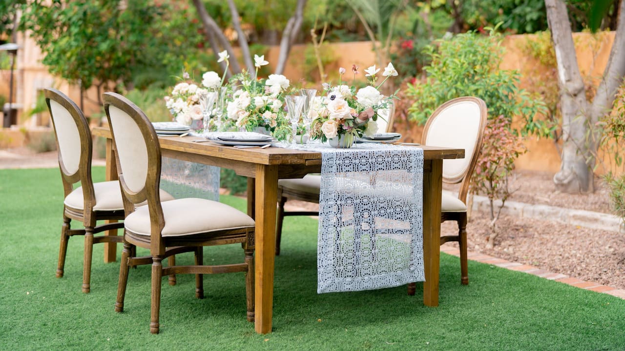 Alegria Lawn Dining Table