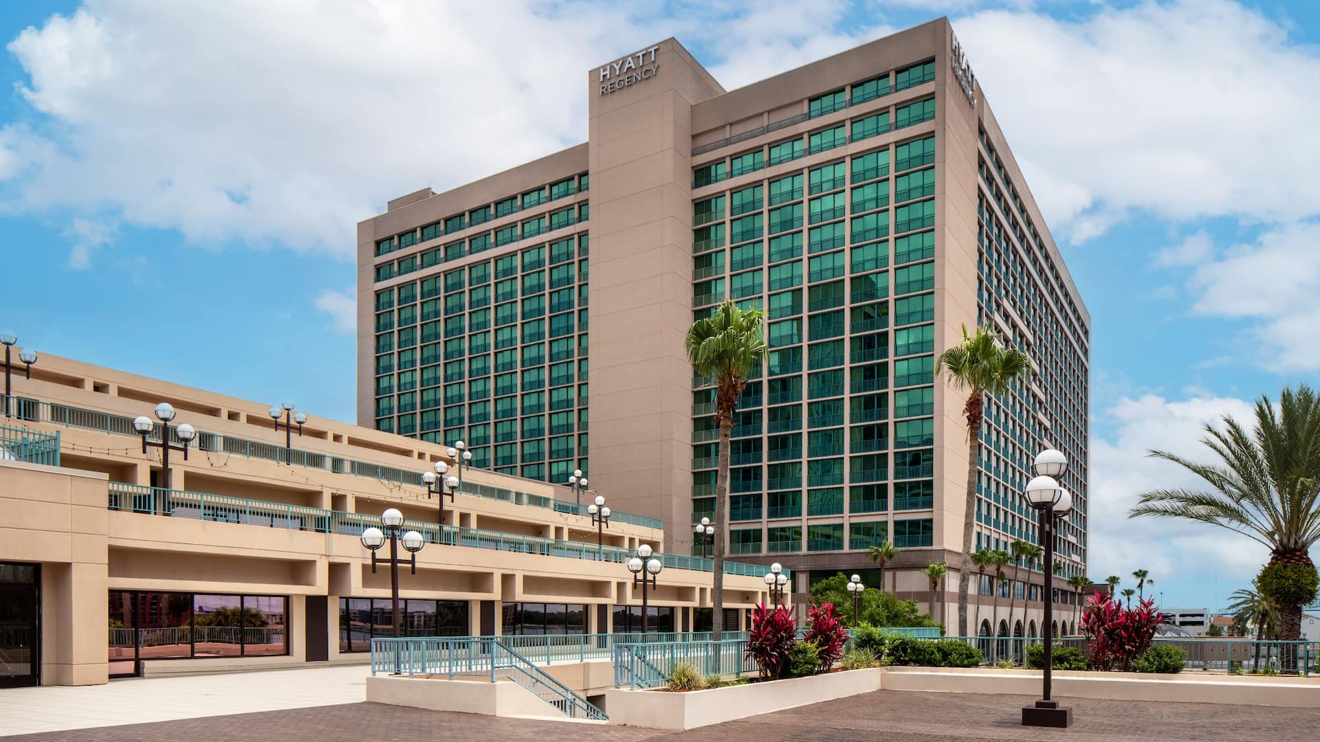 Hyatt Regency Jacksonville Riverfront River Deck Daytime Hotel