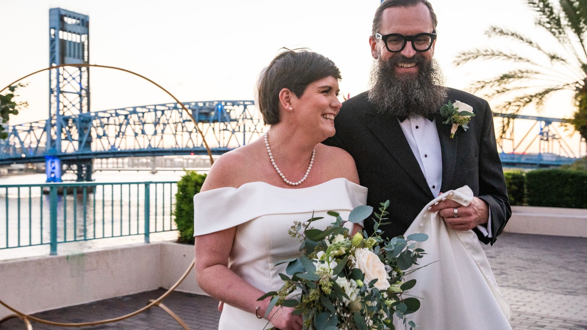 Hyatt Regency Jacksonville Riverfront River Deck Bride Groom Altar