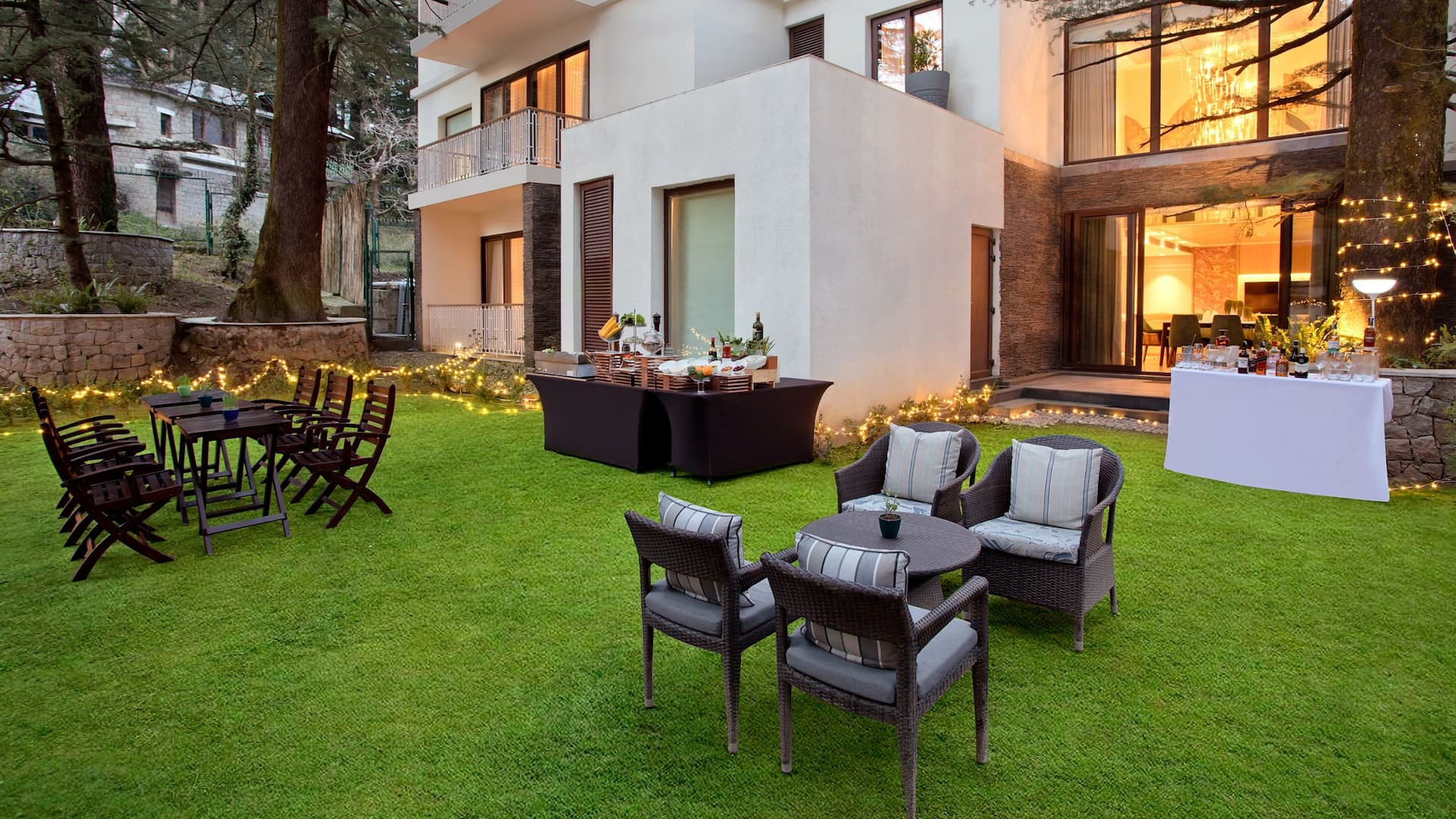 Hyatt Regency Dharamshala Resort Shanti Villa Lawn