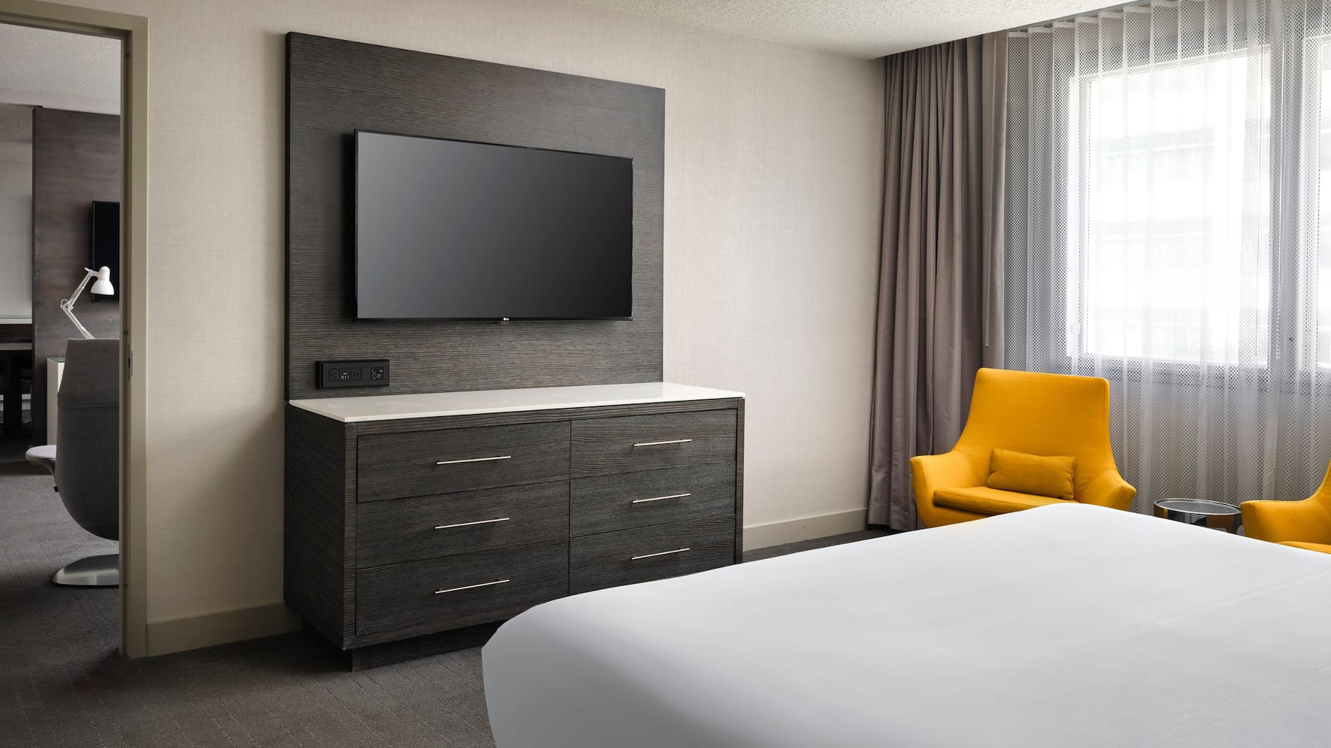 Hyatt Regency Los Angeles International Airport Executive Suite Bedroom