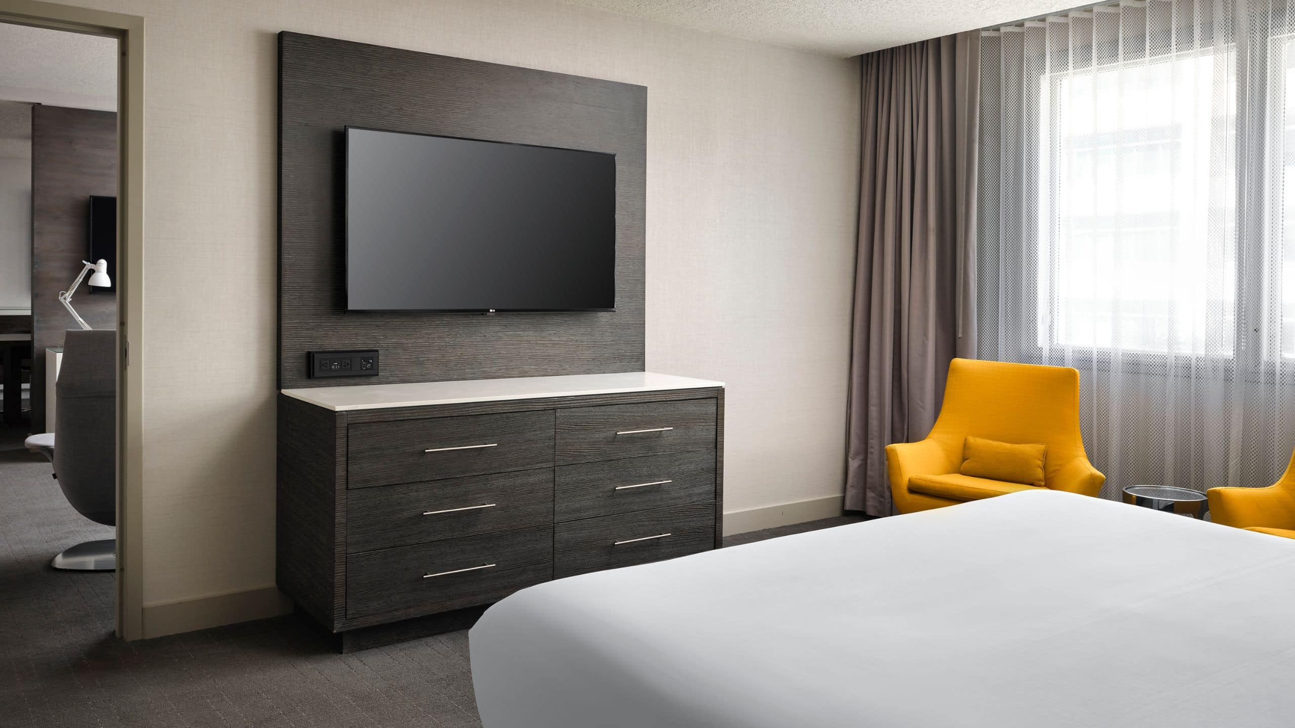 Hyatt Regency Los Angeles International Airport Executive Suite Bedroom