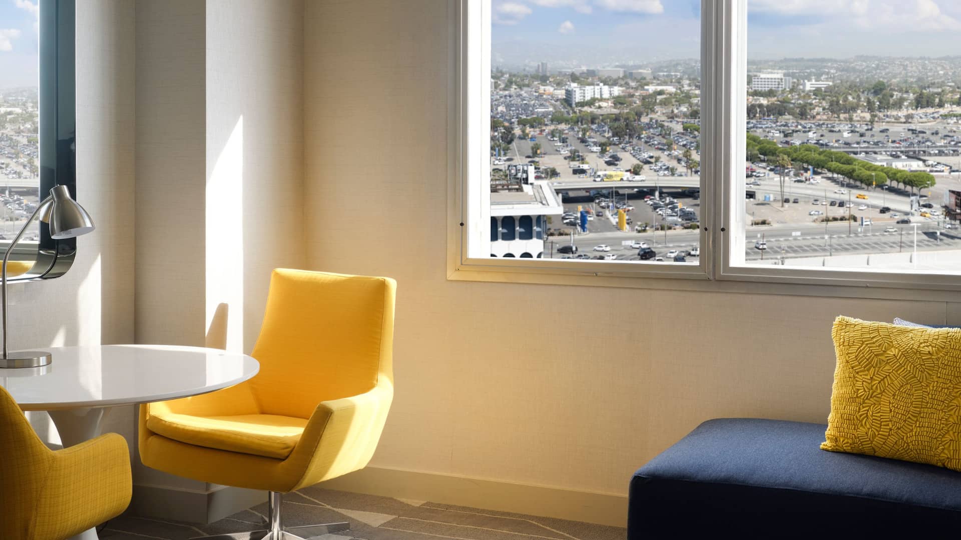 2 of 4 Hyatt Regency Los Angeles International Airport Studio King City View
